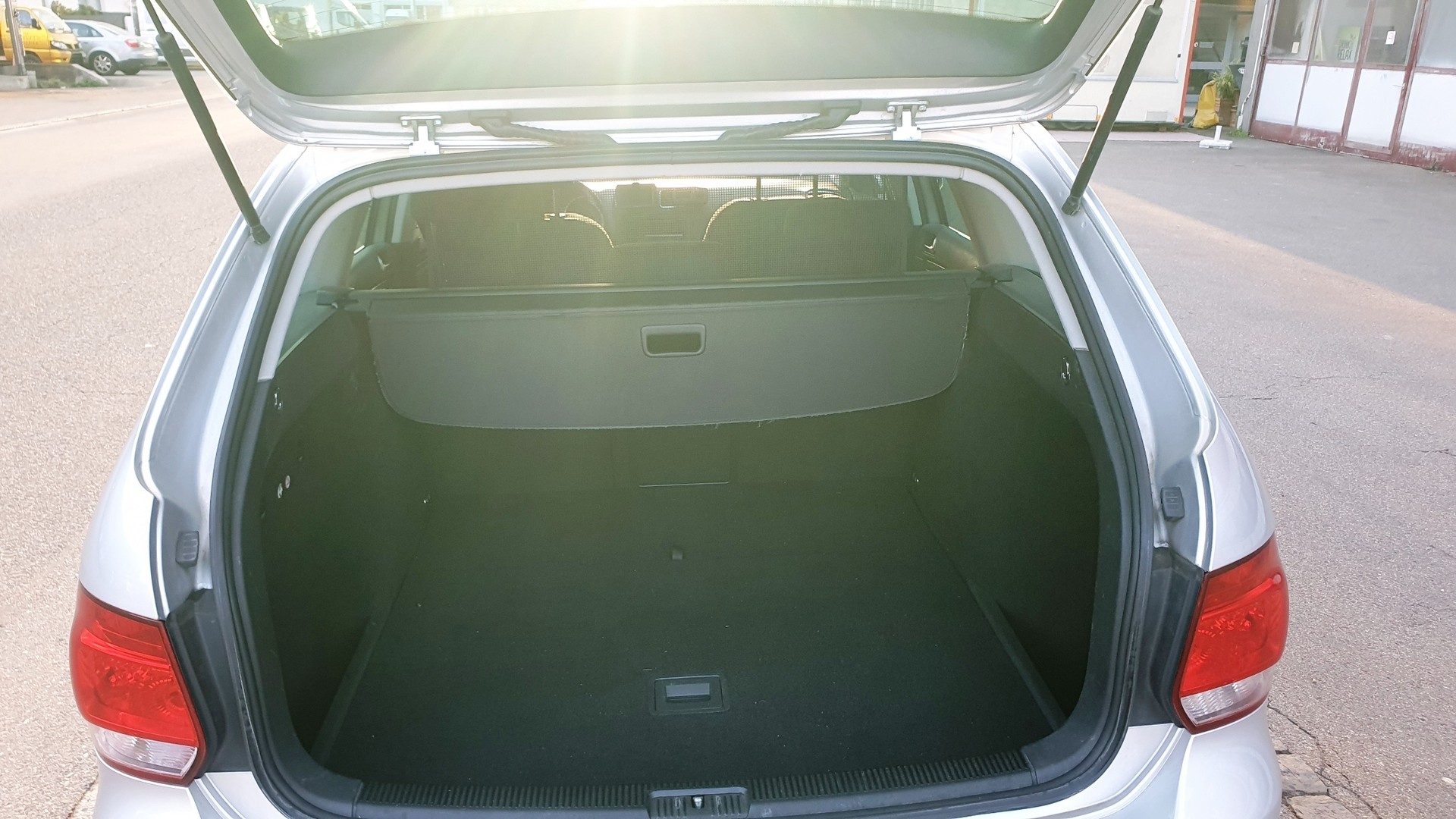 VW Golf Variant 1.4 TSI Comfortline DSG-image-11