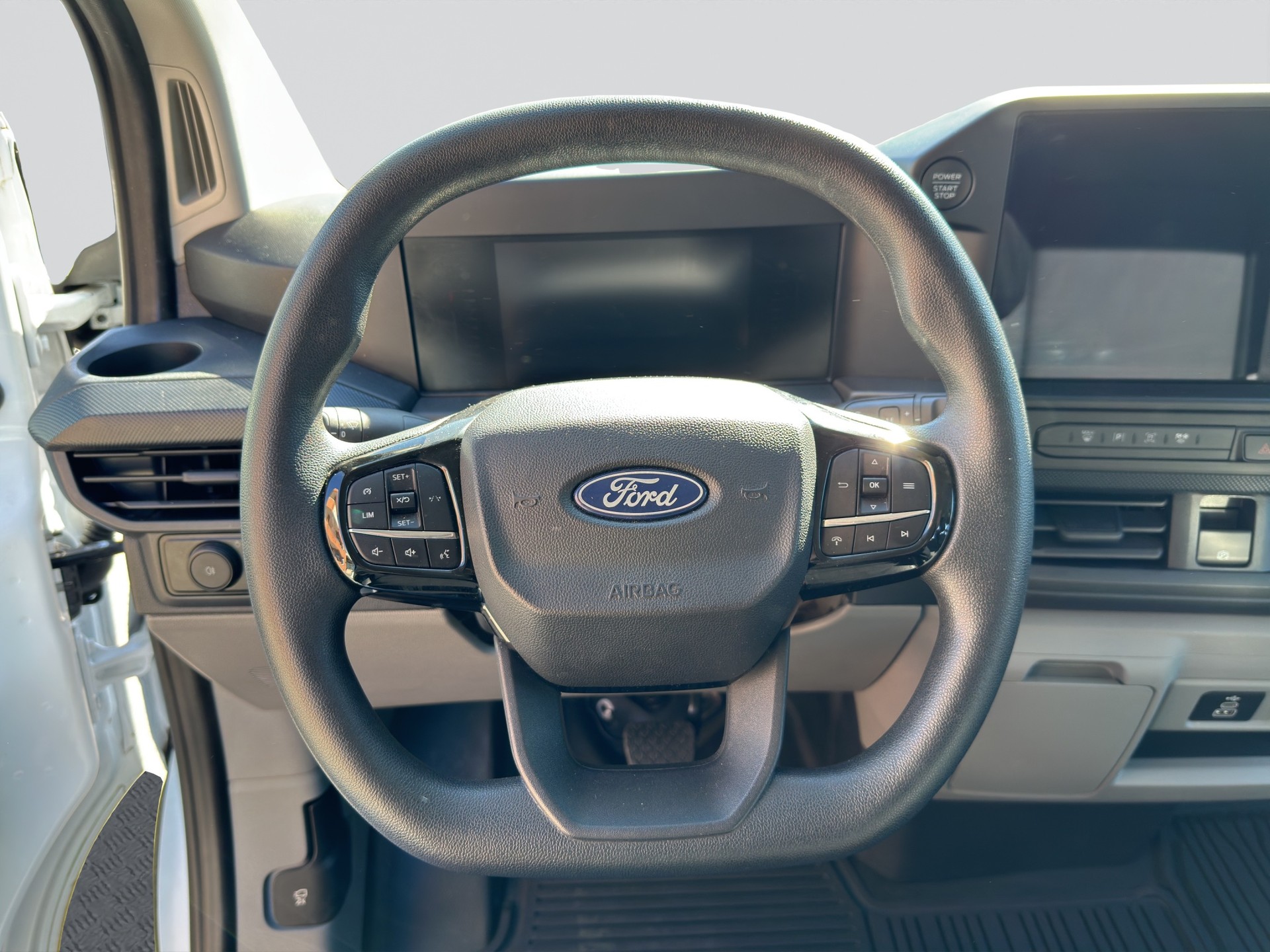 FORD Transit Custom Combi 9Pl. 320 L1H1 Trend Automat-image-10