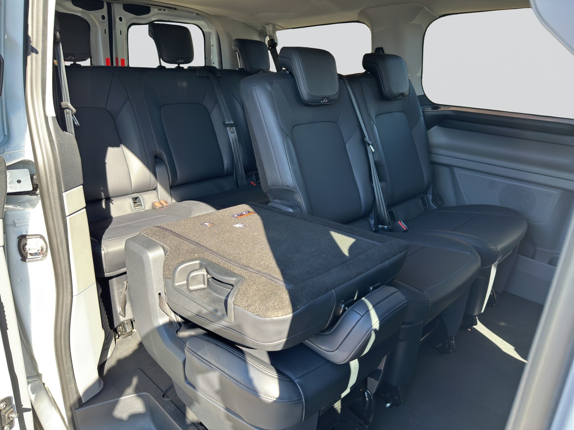 FORD Transit Custom Combi 9Pl. 320 L1H1 Trend Automat-image-7