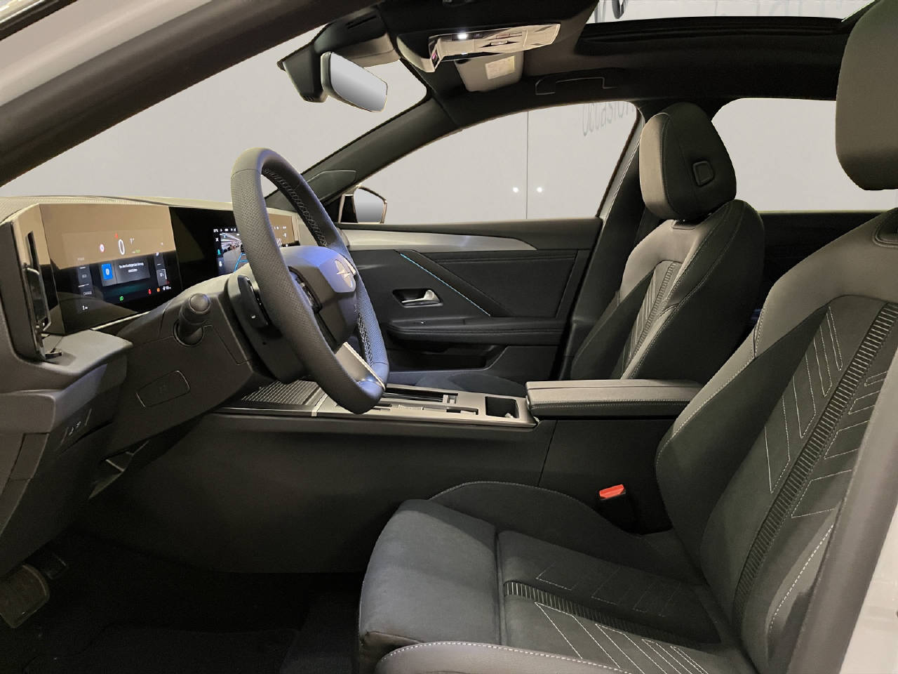 OPEL Astra-e Sports Tourer Ultimate-image-4