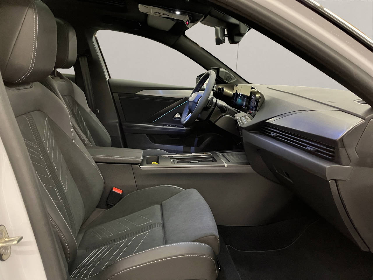 OPEL Astra-e Sports Tourer Ultimate-image-11