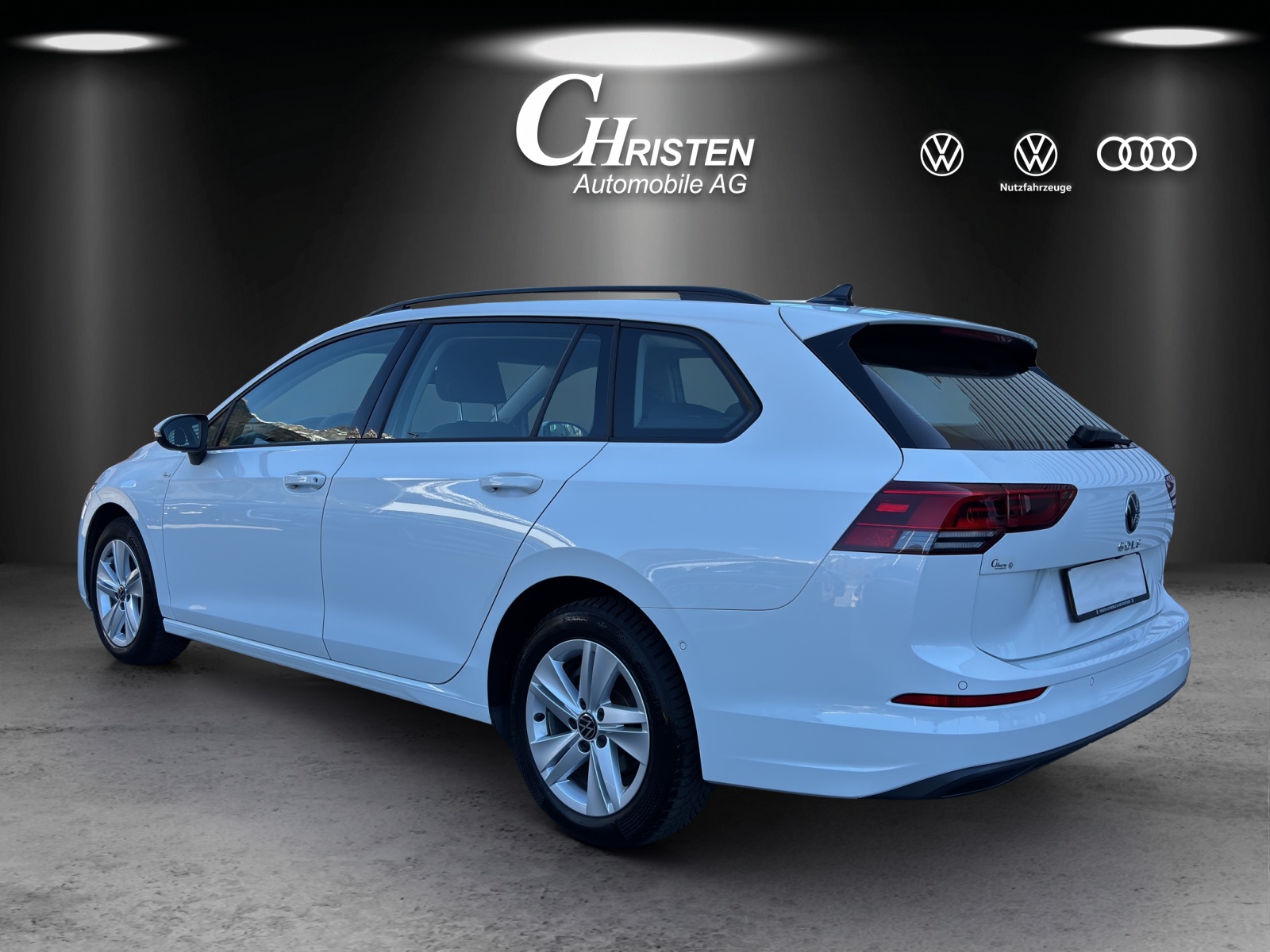 VW Golf Variant 1.0 eTSI mHEV Life DSG-image-3