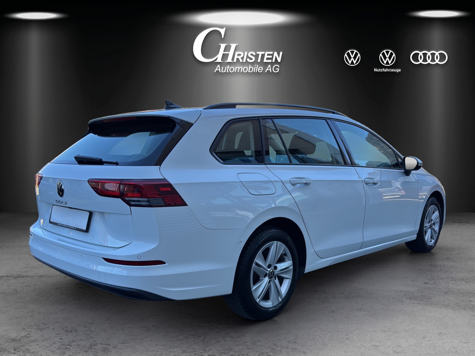 VW Golf Variant 1.0 eTSI mHEV Life DSG-image-5