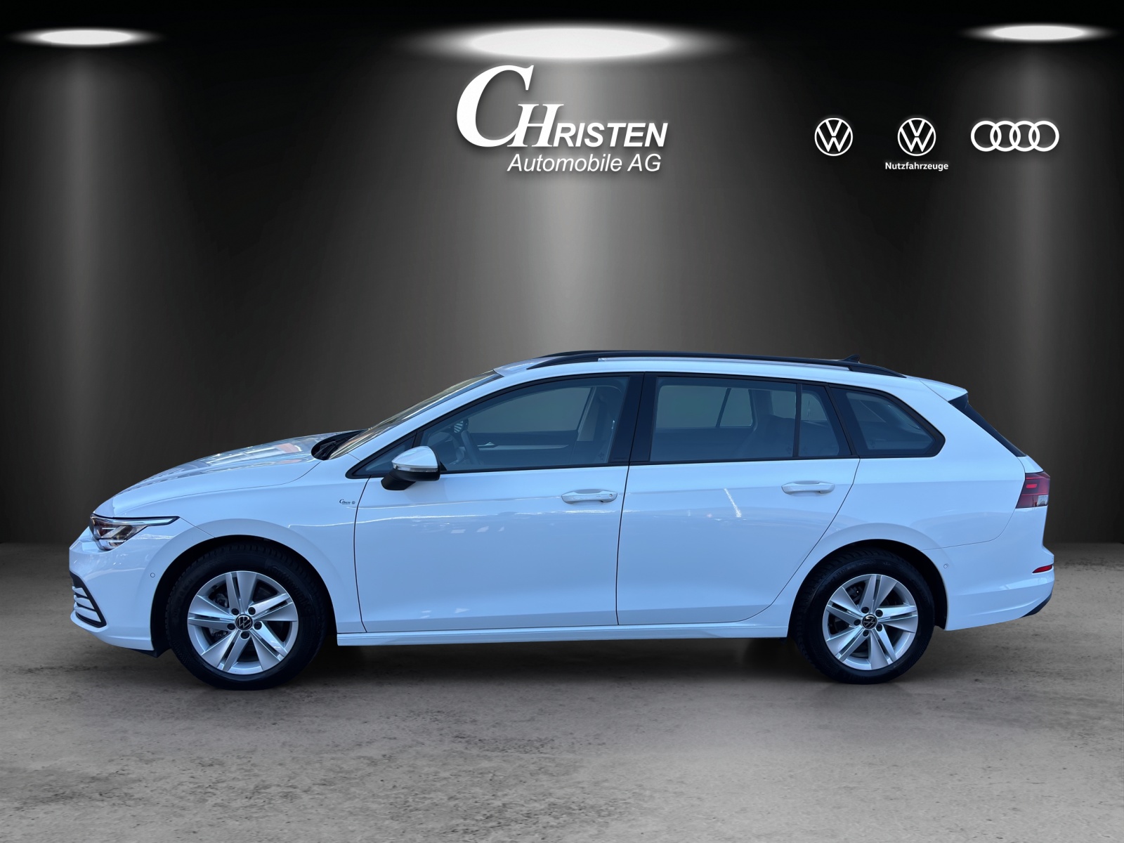VW Golf Variant 1.0 eTSI mHEV Life DSG-image-1