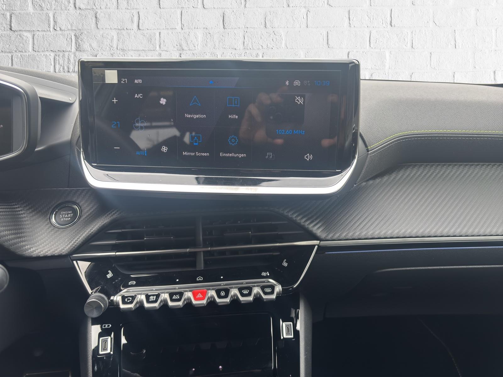PEUGEOT 208 1.2 Hybrid 145 GT-image-12