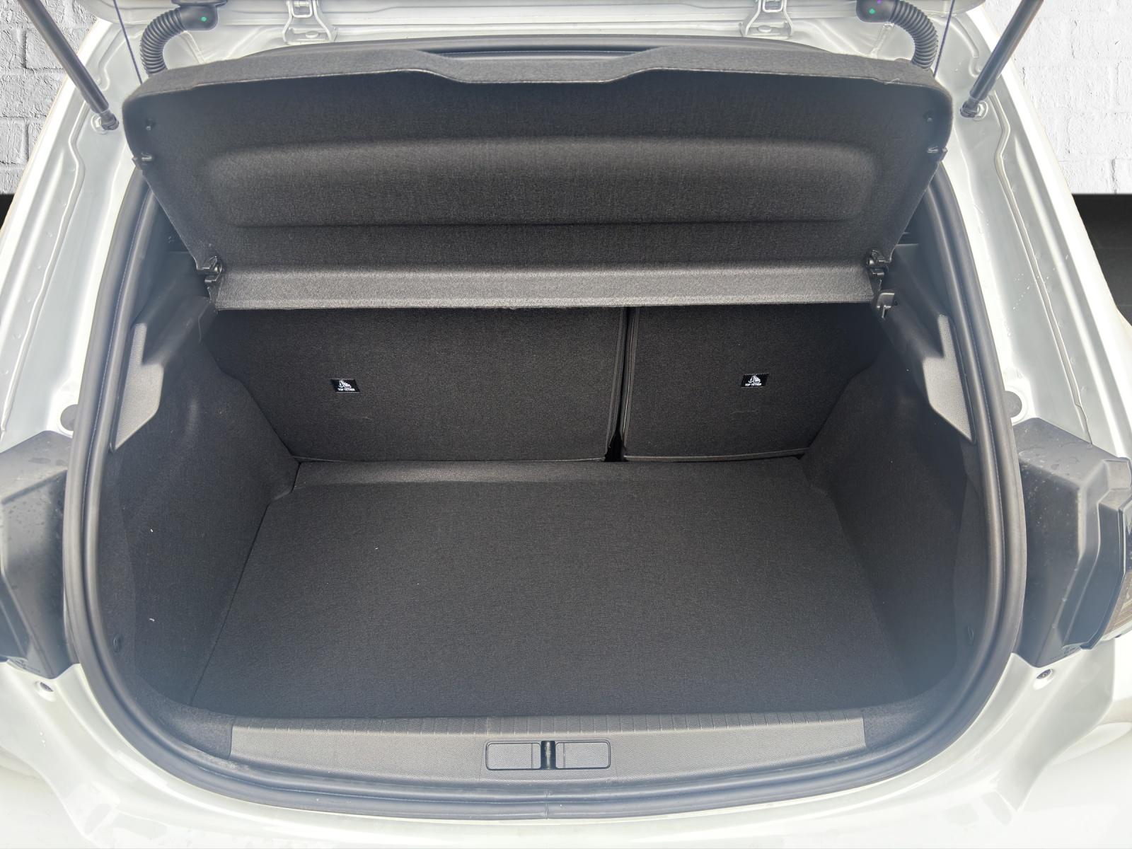 PEUGEOT 208 1.2 Hybrid 145 GT-image-10