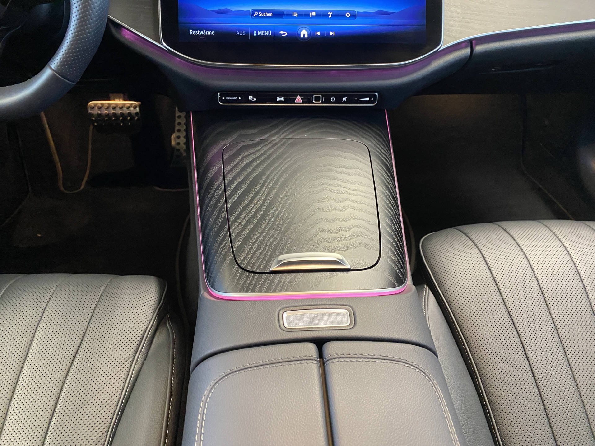 MERCEDES-BENZ E 200 AMG Line 4MATIC-image-9