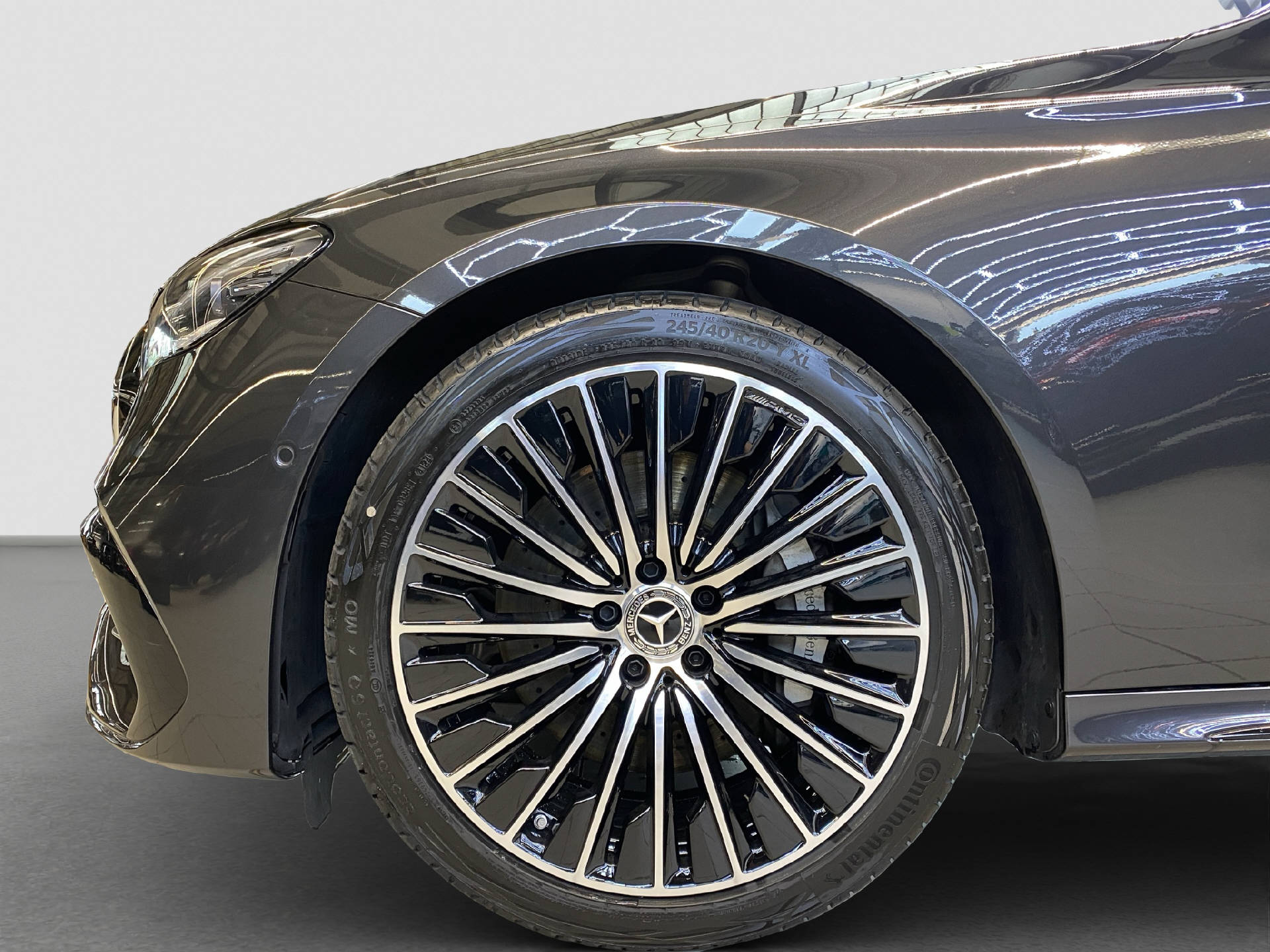 MERCEDES-BENZ E 200 AMG Line 4MATIC-image-5