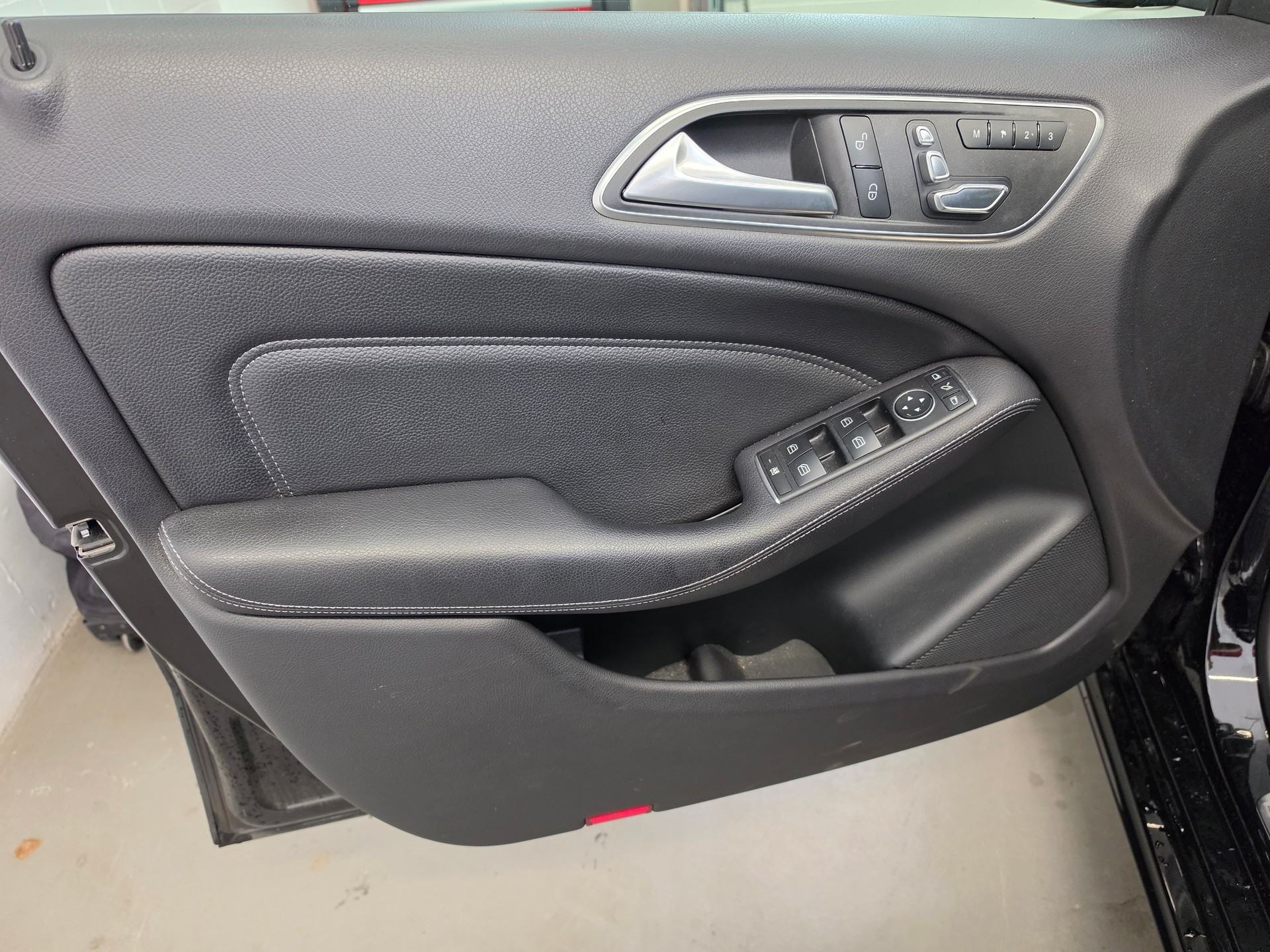 MERCEDES-BENZ B 180 Urban 7G-DCT-image-12