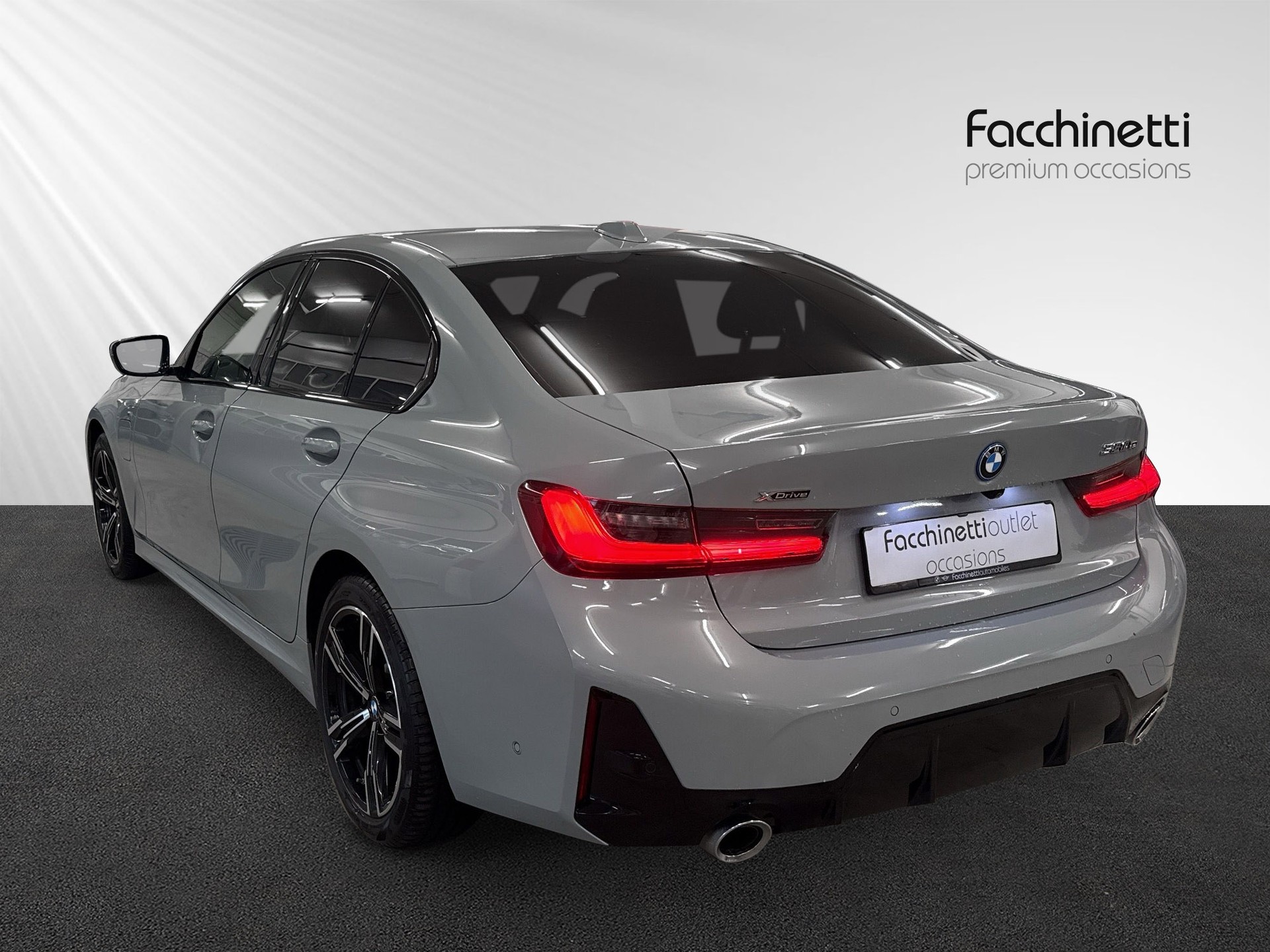 BMW 330e x Drive Berline Steptronic M Sport-image-2