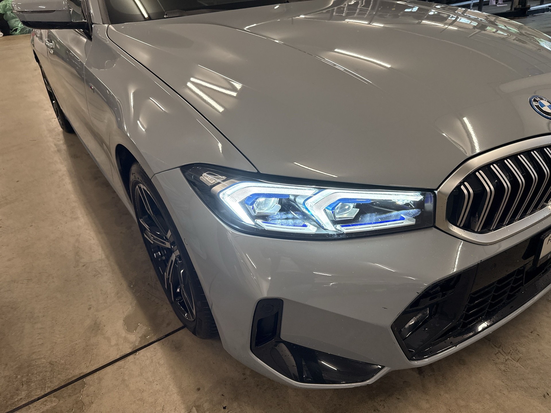 BMW 330e x Drive Berline Steptronic M Sport-image-17