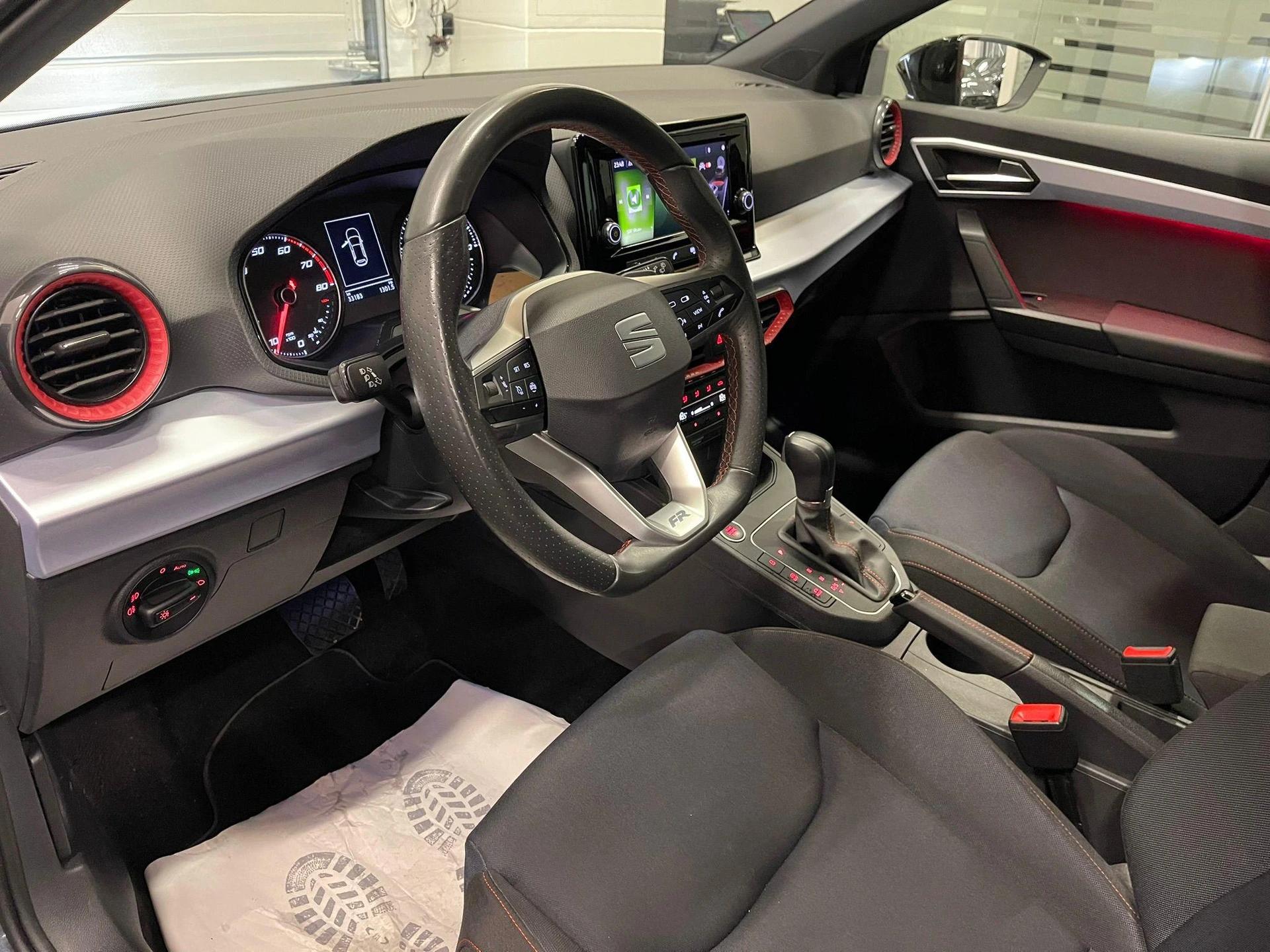 SEAT Ibiza 1.0 TSI 110 FR DSG-image-8