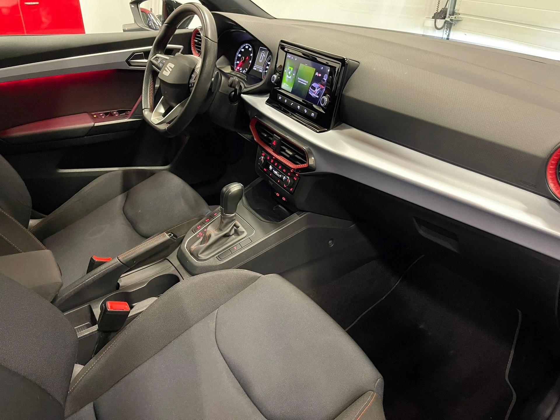 SEAT Ibiza 1.0 TSI 110 FR DSG-image-9
