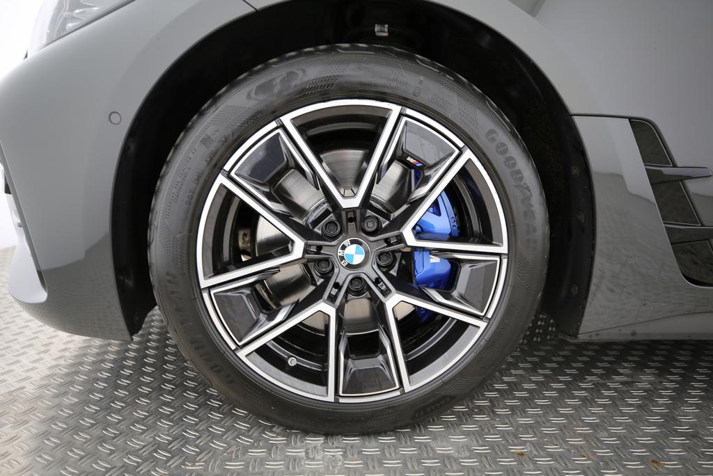 BMW M440i xDrive Gran Coupé-image-18