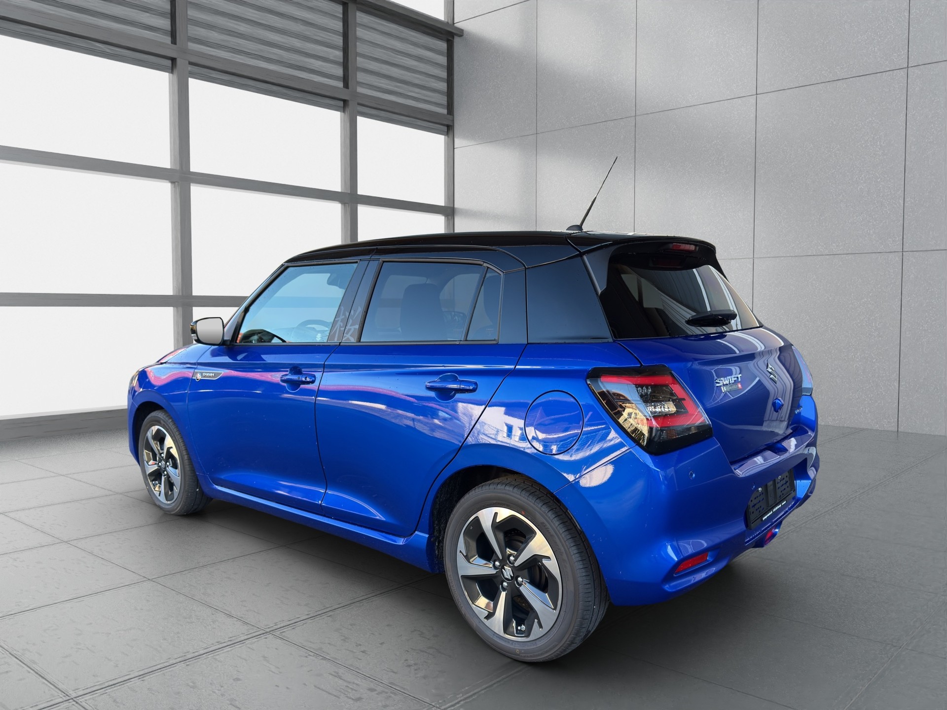 SUZUKI Swift 1.2 Sakura Top Hybrid 4x4-image-2
