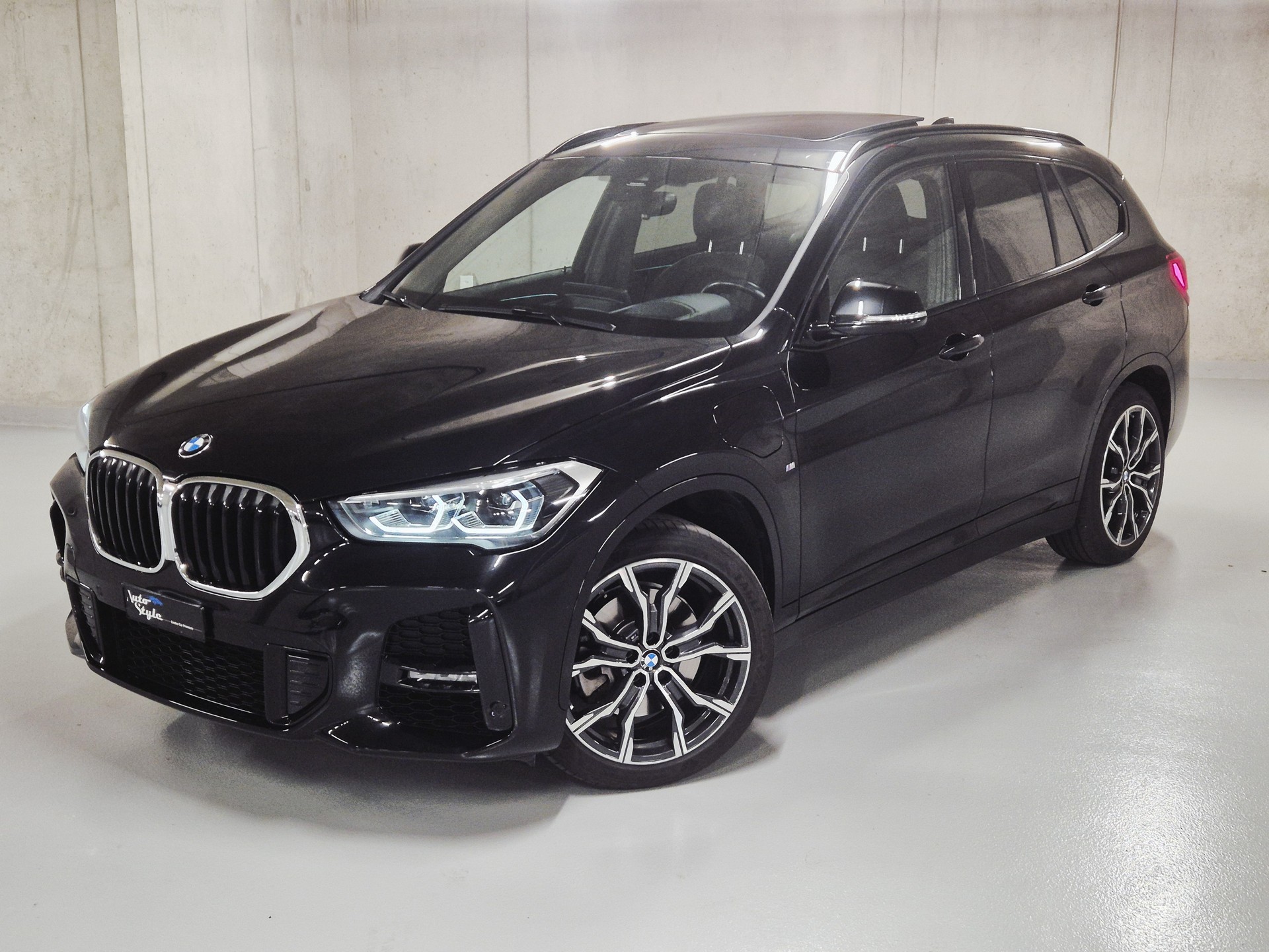 BMW X1 xDrive 25e M Sport Steptronic-showroom-element-2