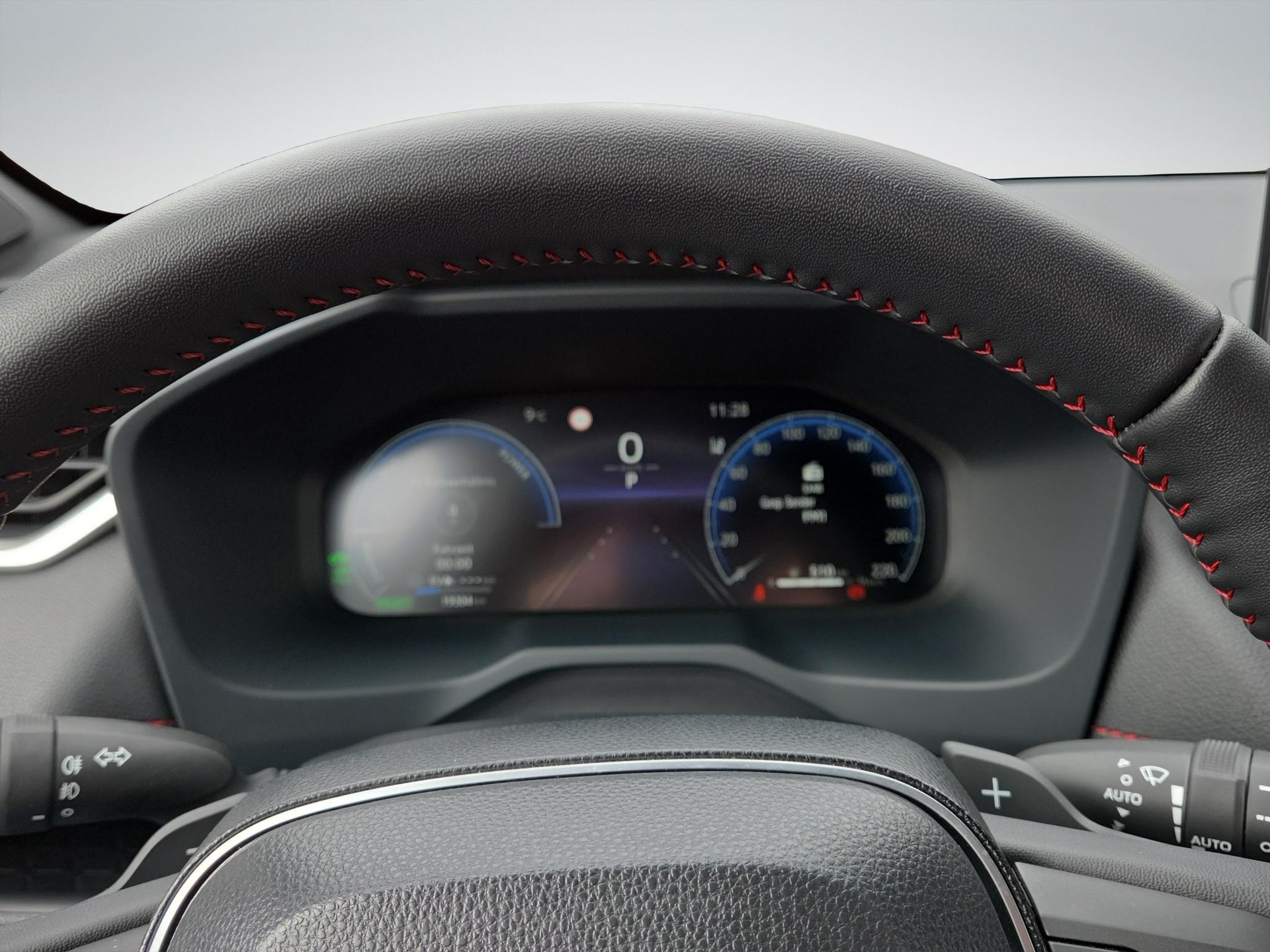 TOYOTA RAV4 2.5 Plug-In-Hybrid Platinum-image-10