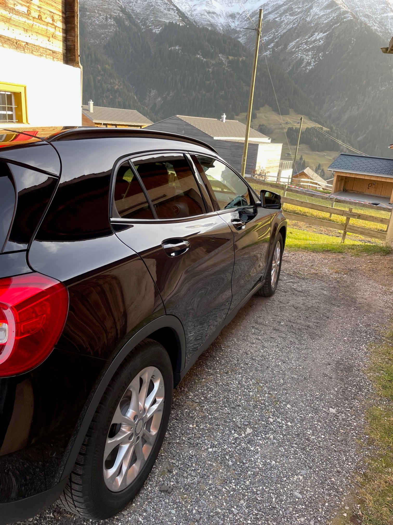 MERCEDES-BENZ GLA 250 Urban 4m-image-2