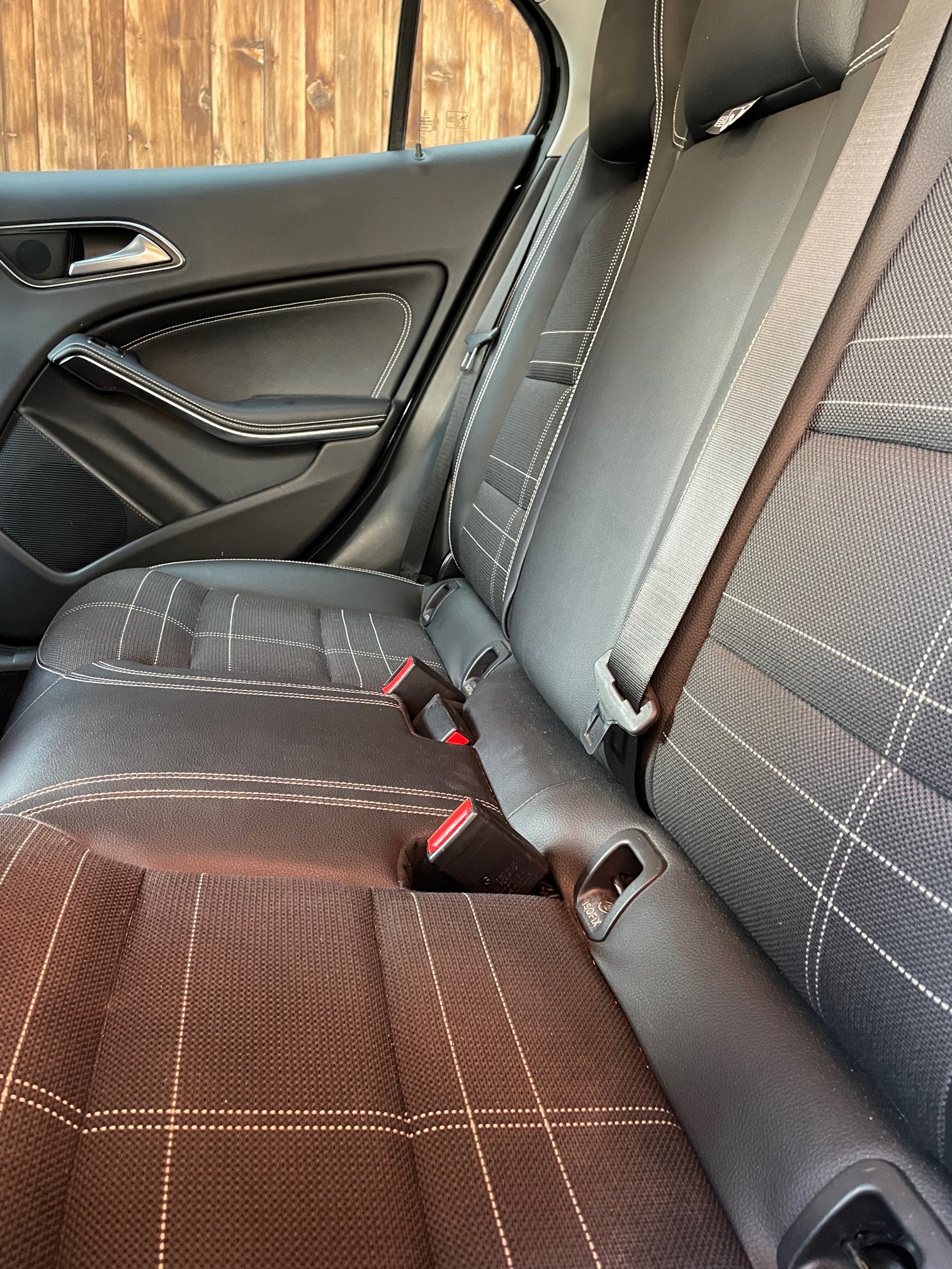 MERCEDES-BENZ GLA 250 Urban 4m-image-7