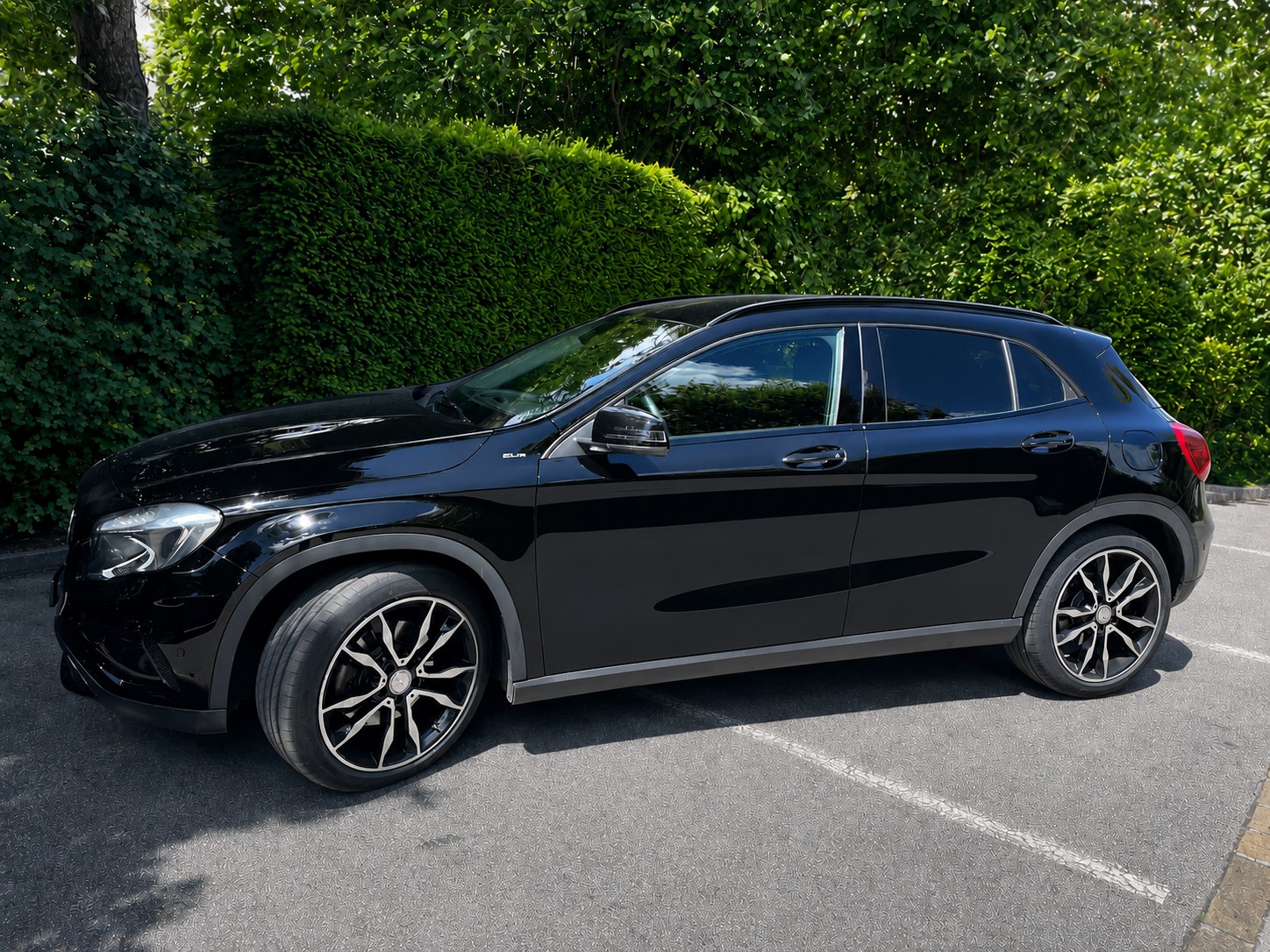 MERCEDES-BENZ GLA 250 Urban 4m-image-1