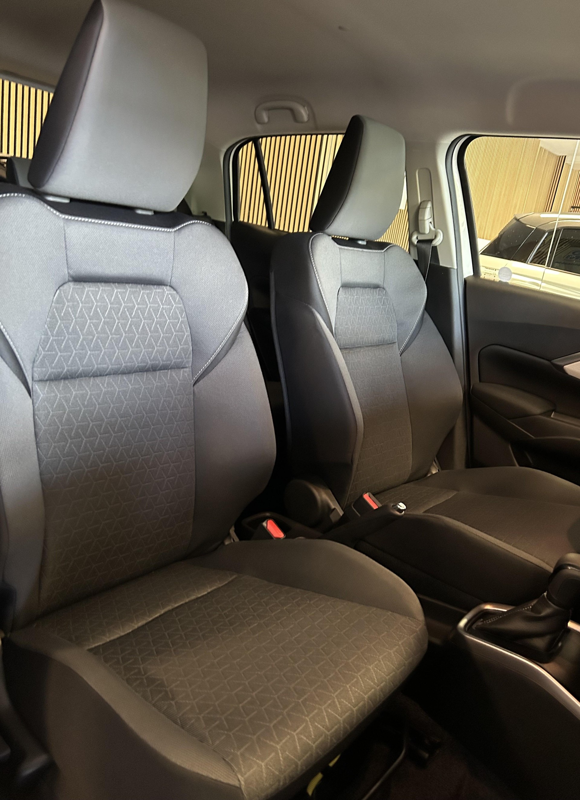 SUZUKI Swift 1.2 Sakura Top Hybrid-image-14