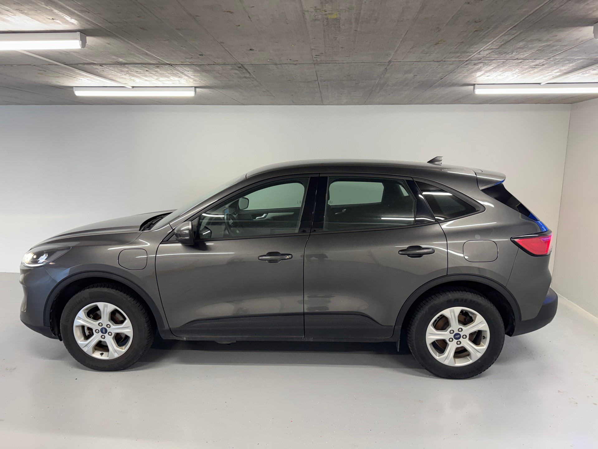 FORD Kuga 2.5 PHEV Cool & Connect 2WD-image-2