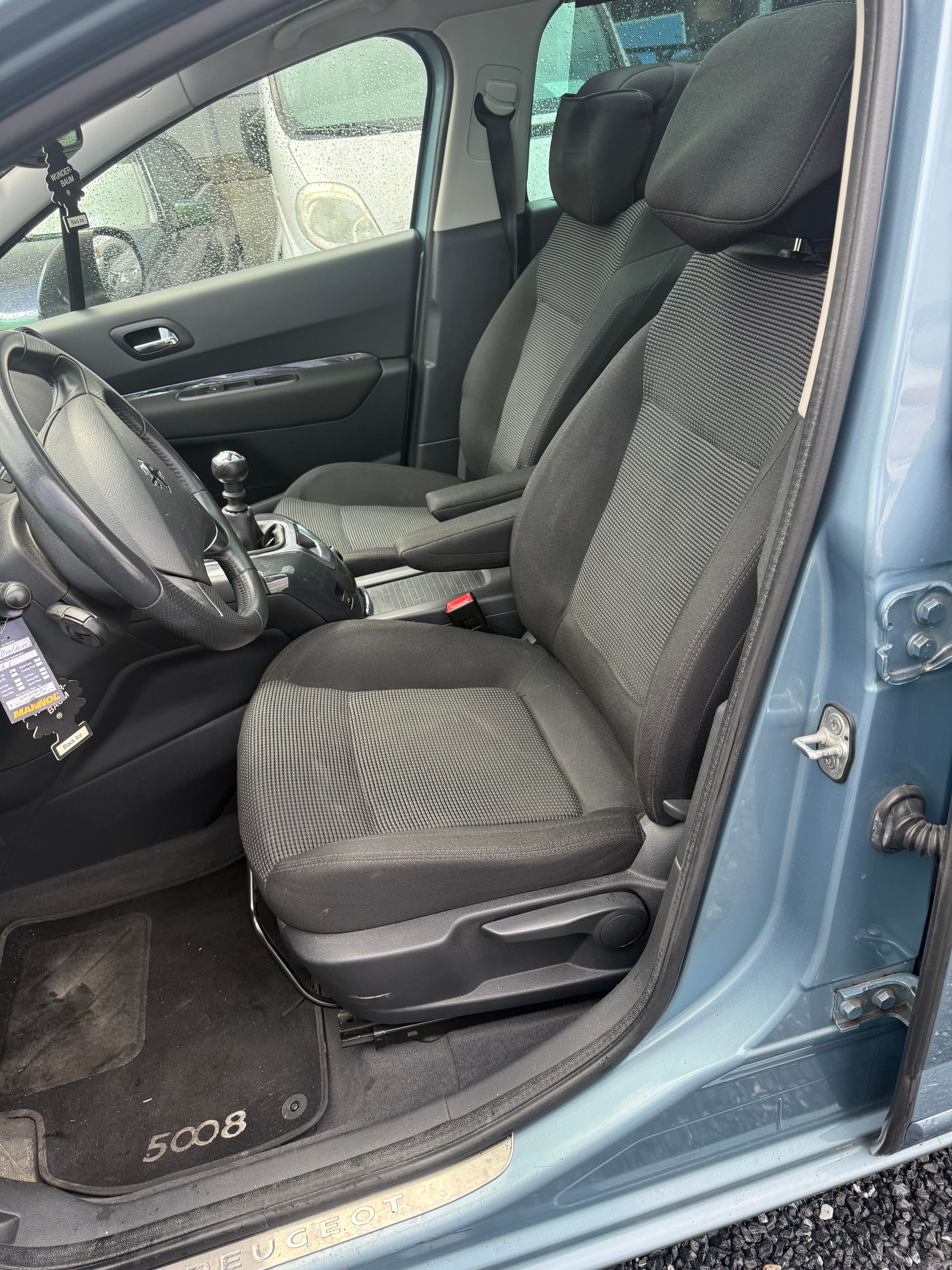 PEUGEOT 5008 1.6 16V T Sport Pack-image-6