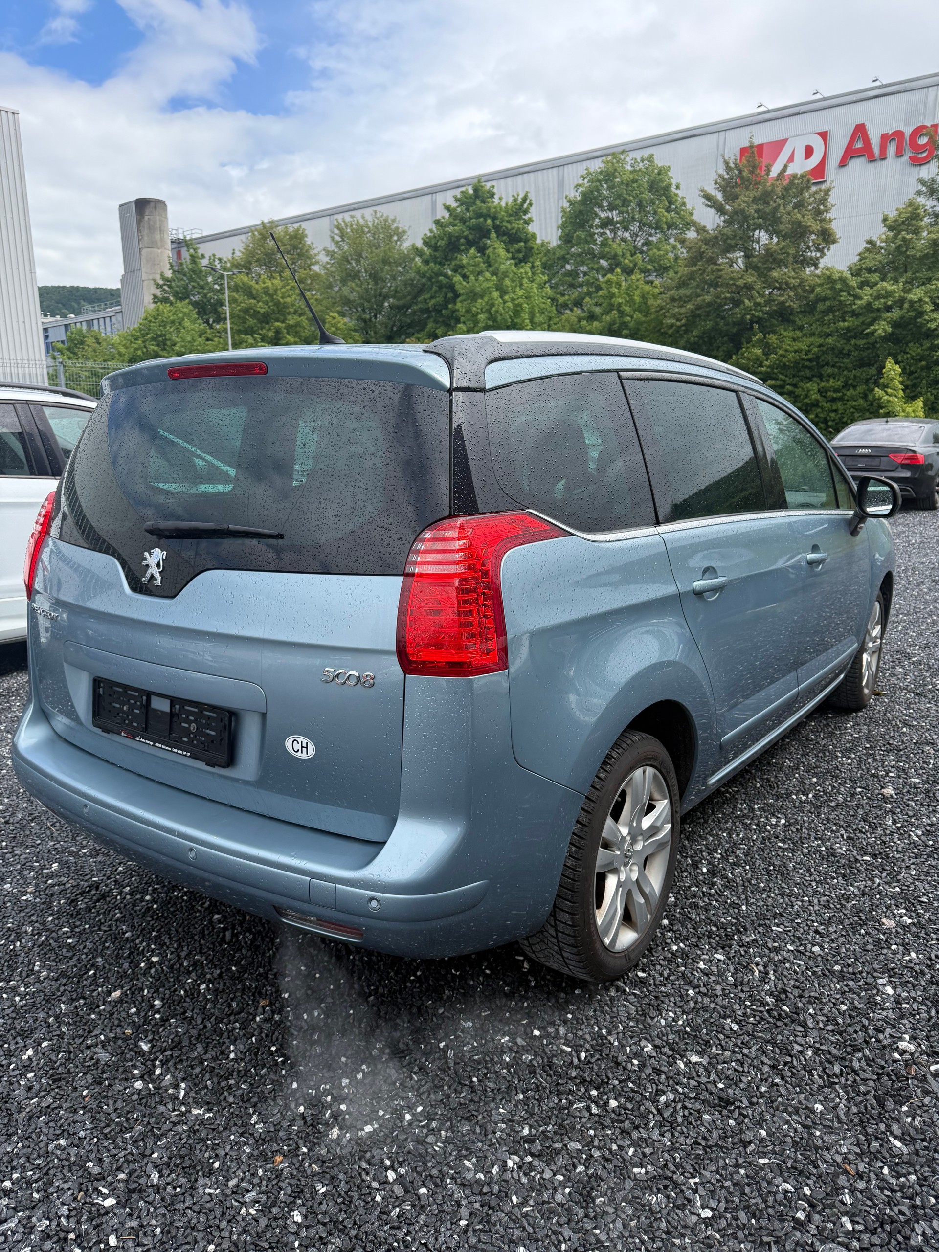 PEUGEOT 5008 1.6 16V T Sport Pack-image-2
