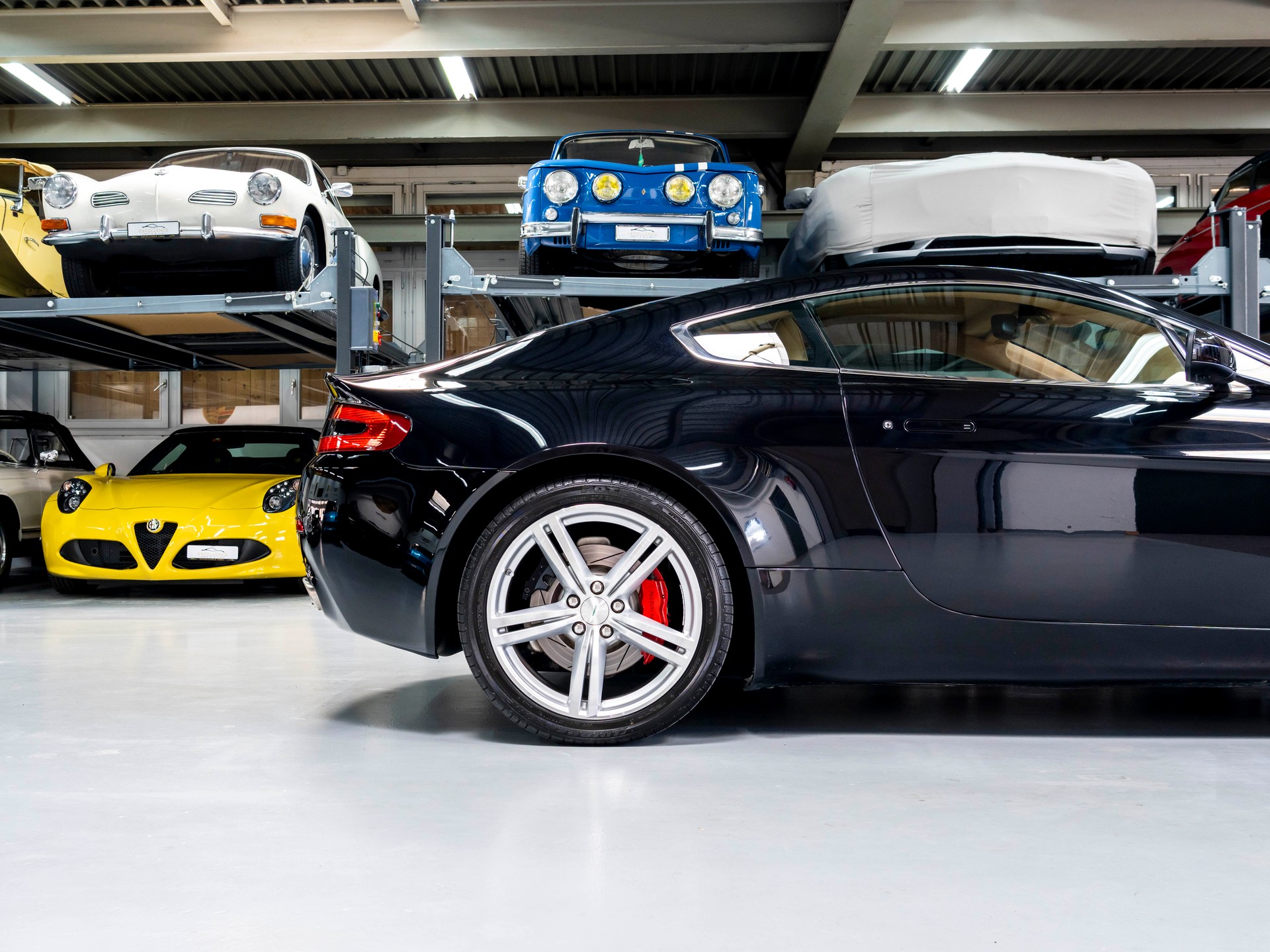 ASTON MARTIN V8 Vantage 4.7 Sportshift-image-13