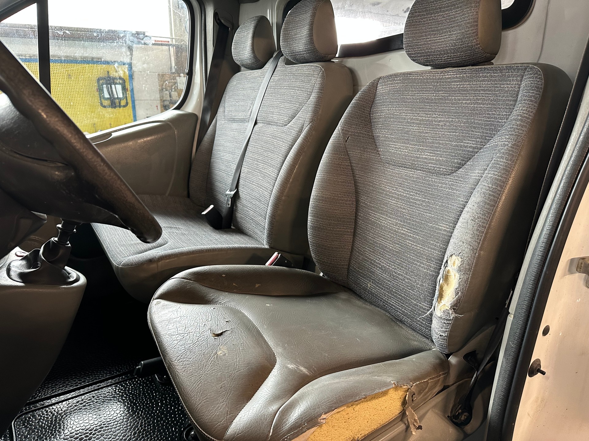 RENAULT Trafic 2.0i 2.9t L1H1-image-10
