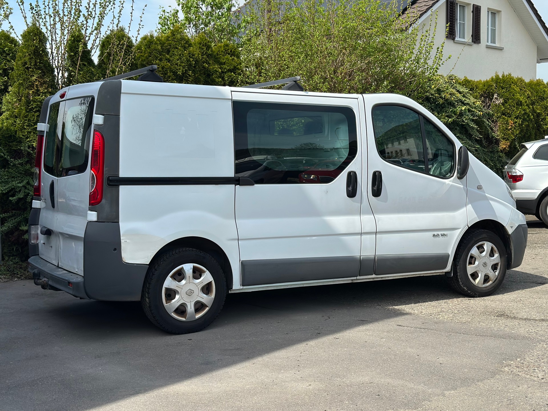 RENAULT Trafic 2.0i 2.9t L1H1-image-2