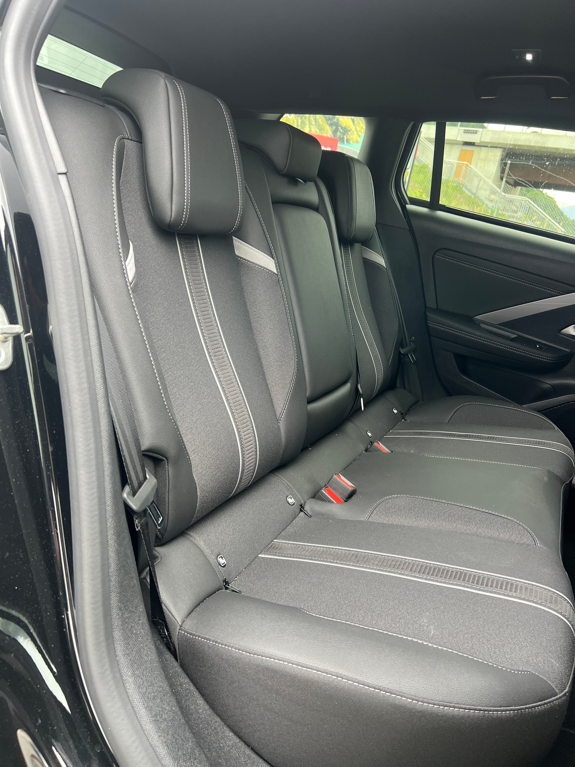 OPEL Astra Sports Tourer 1.2i Turbo GS-image-13
