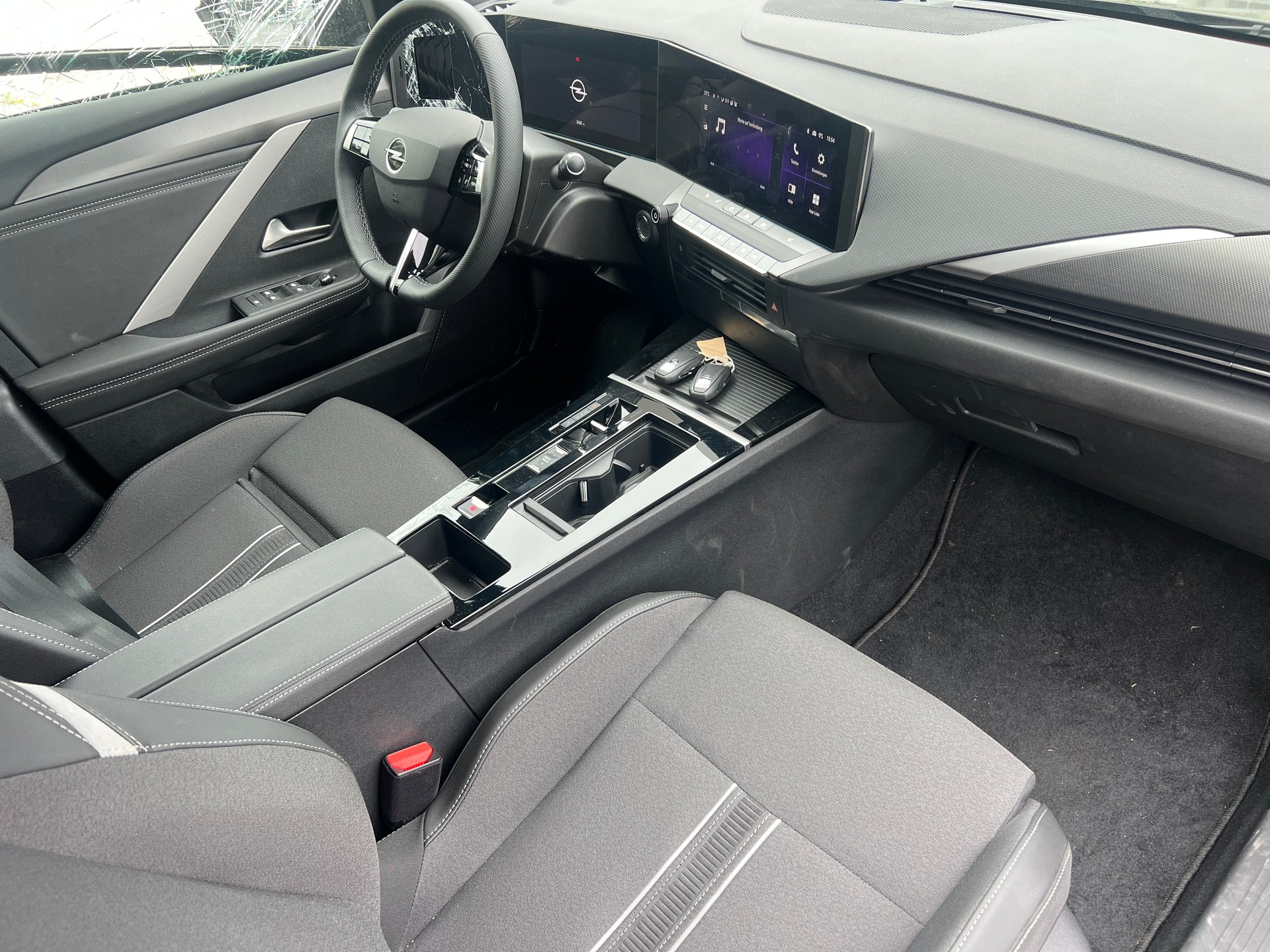OPEL Astra Sports Tourer 1.2i Turbo GS-image-12