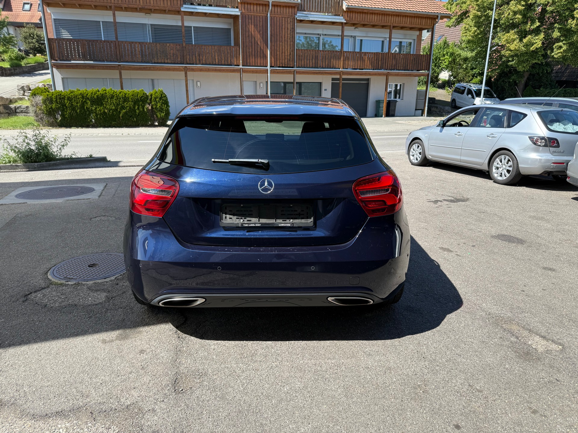 MERCEDES-BENZ A 200 Style 7G-DCT-image-3