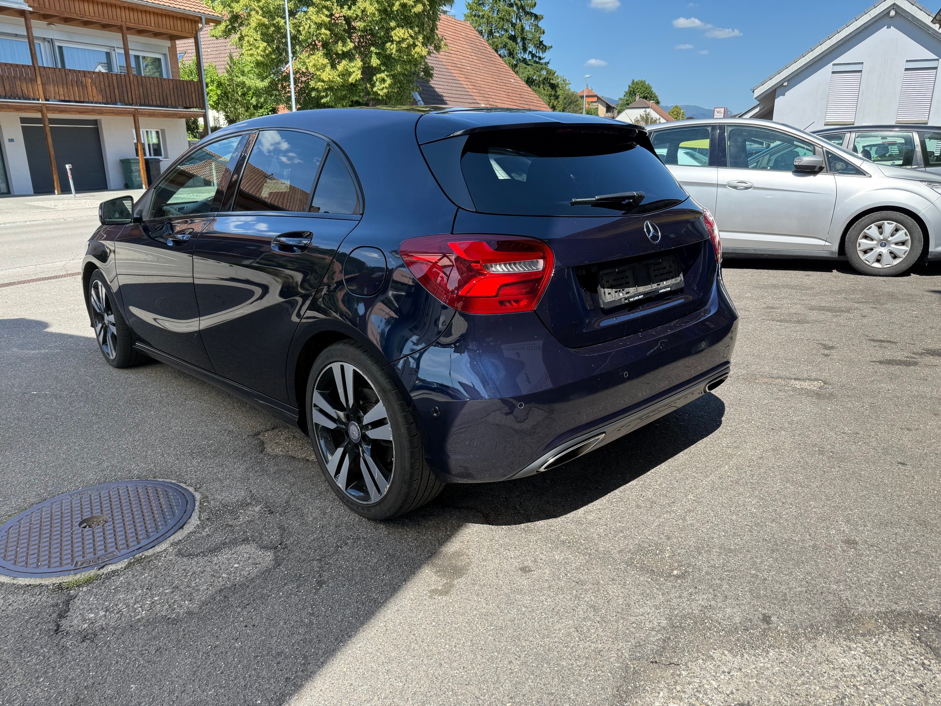 MERCEDES-BENZ A 200 Style 7G-DCT-image-4