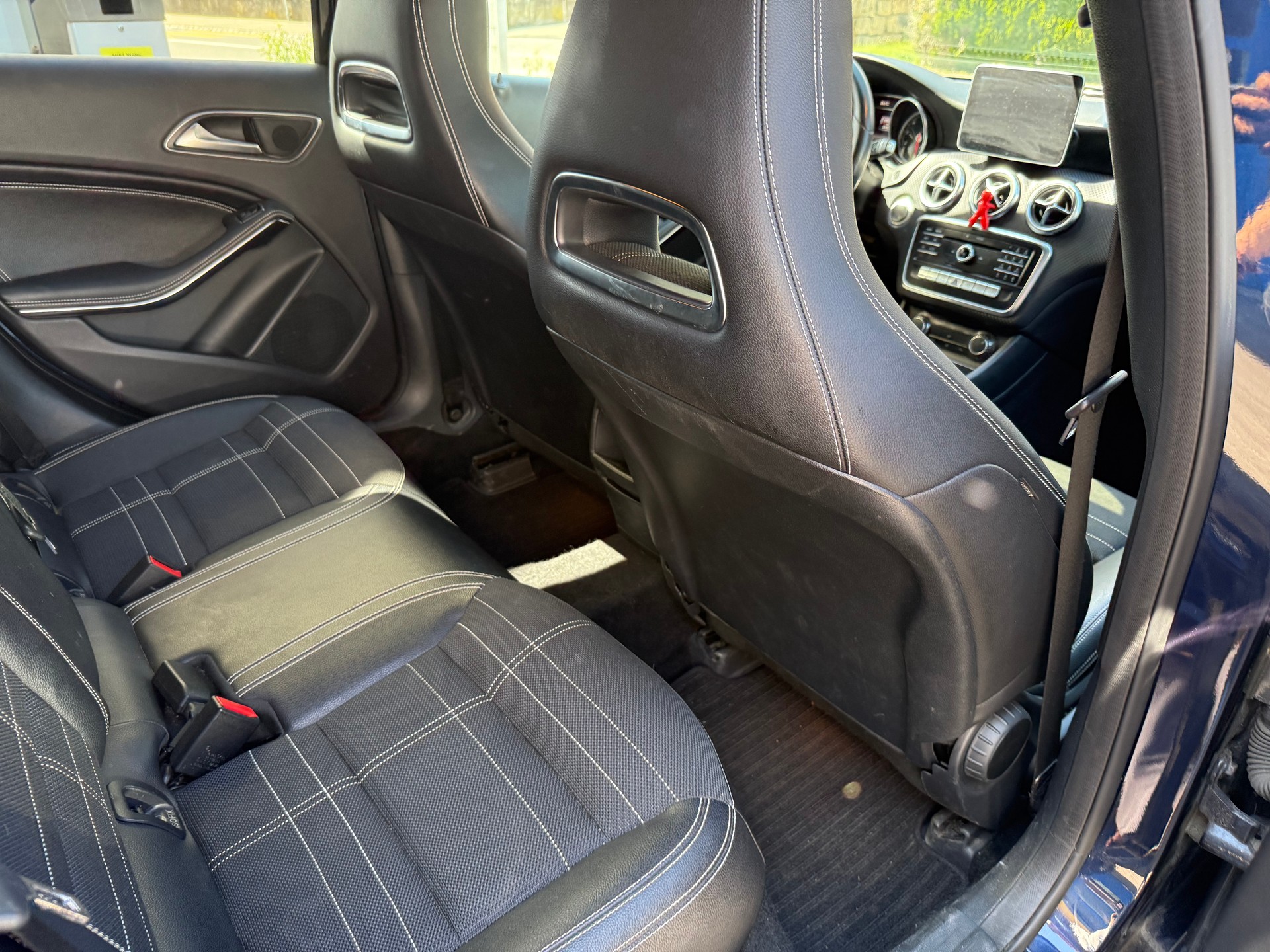 MERCEDES-BENZ A 200 Style 7G-DCT-image-10