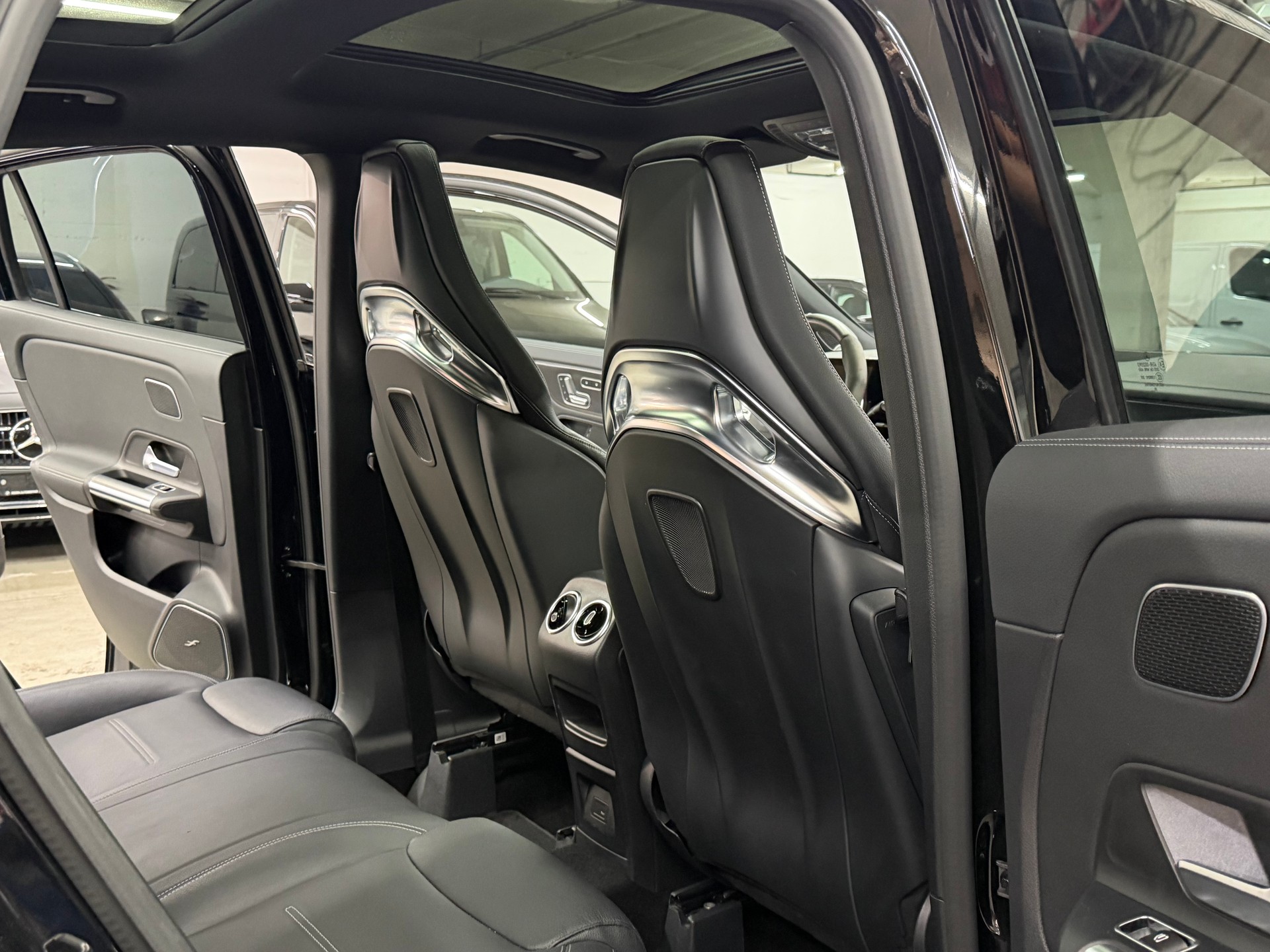 MERCEDES-BENZ GLA 45 S AMG 4Matic+ PERFORMANCE PAKET-image-9