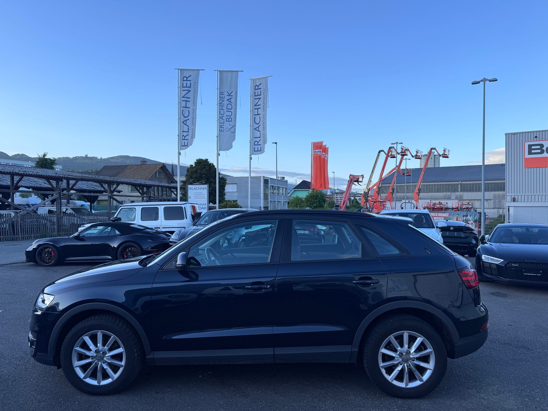 AUDI Q3 2.0 TDI quattro S-tronic-image-2