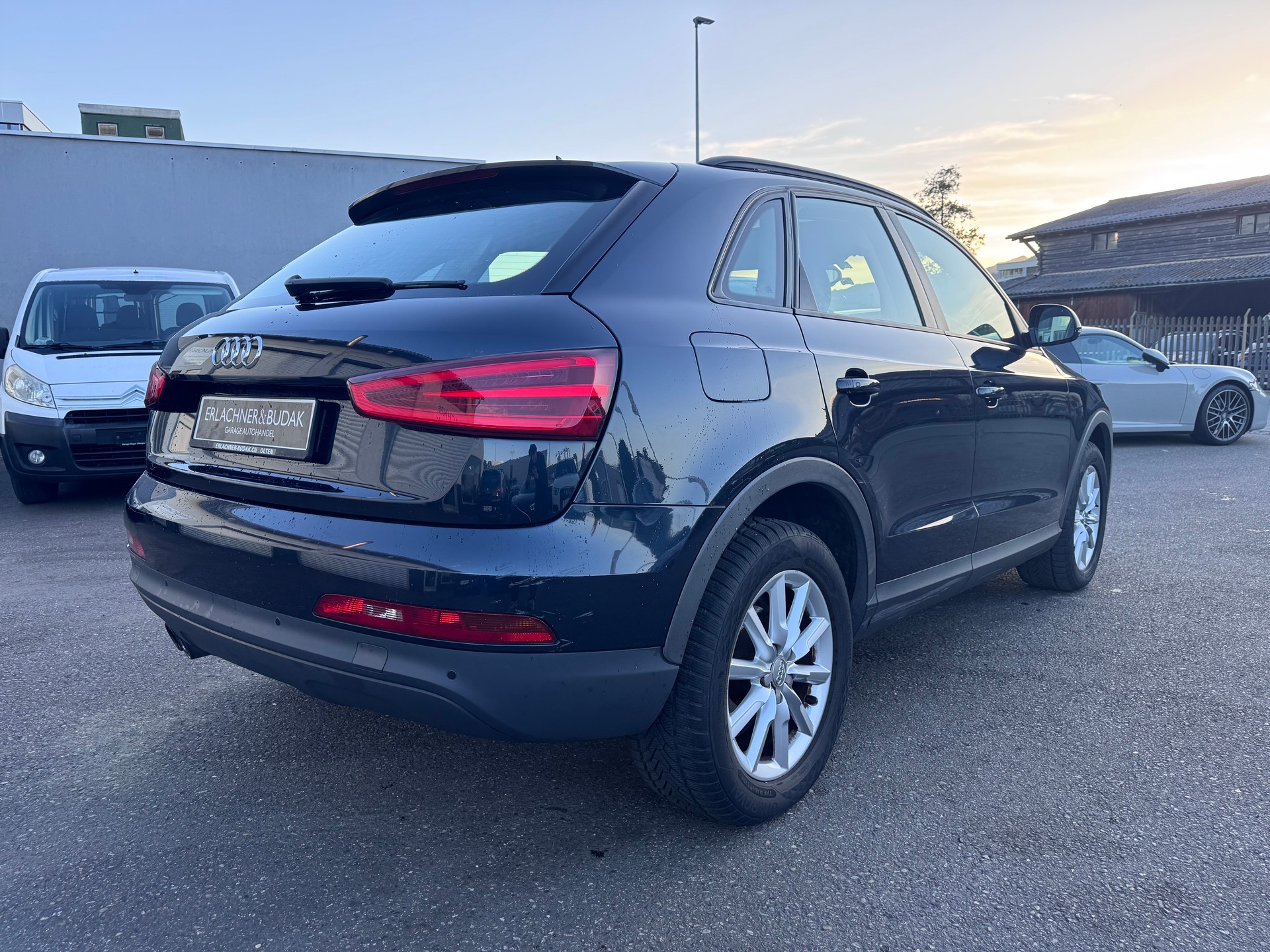 AUDI Q3 2.0 TDI quattro S-tronic-image-4