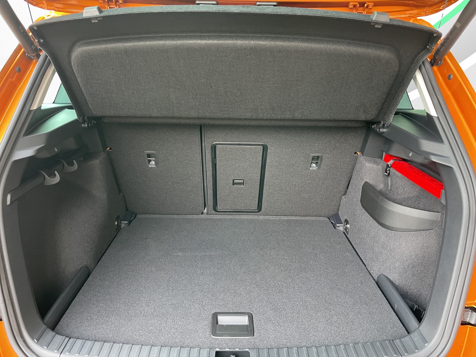 SKODA Karoq 1.5 TSI Dynamic DSG-image-14