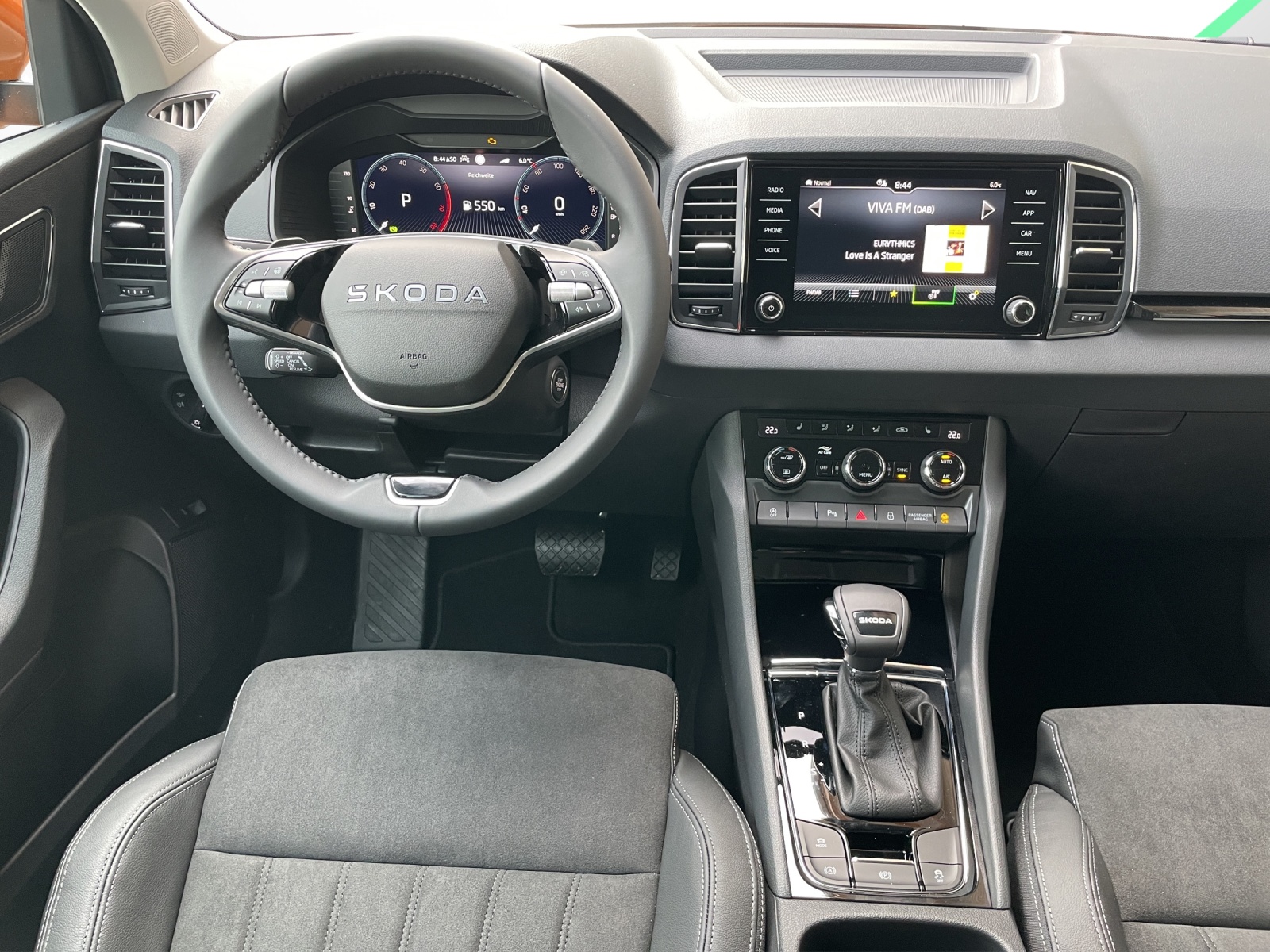 SKODA Karoq 1.5 TSI Dynamic DSG-image-9