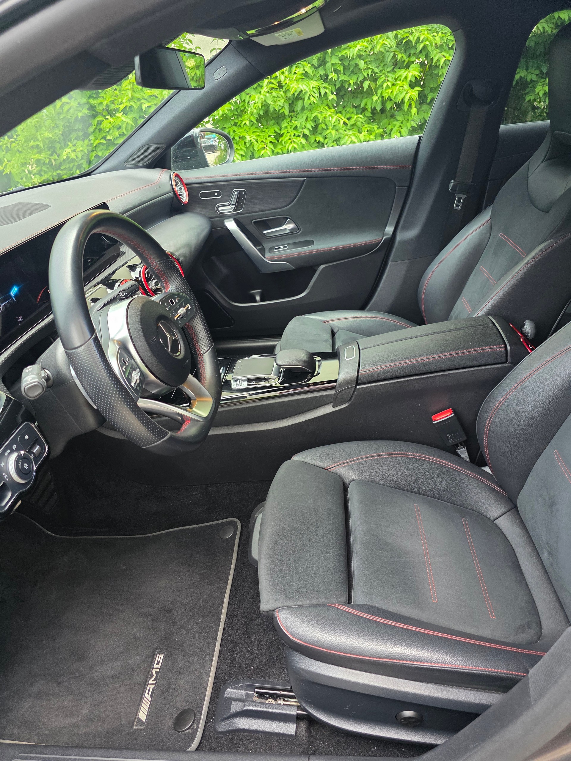 MERCEDES-BENZ CLA Shooting Brake 200 AMG Line 7G-DCT-image-10
