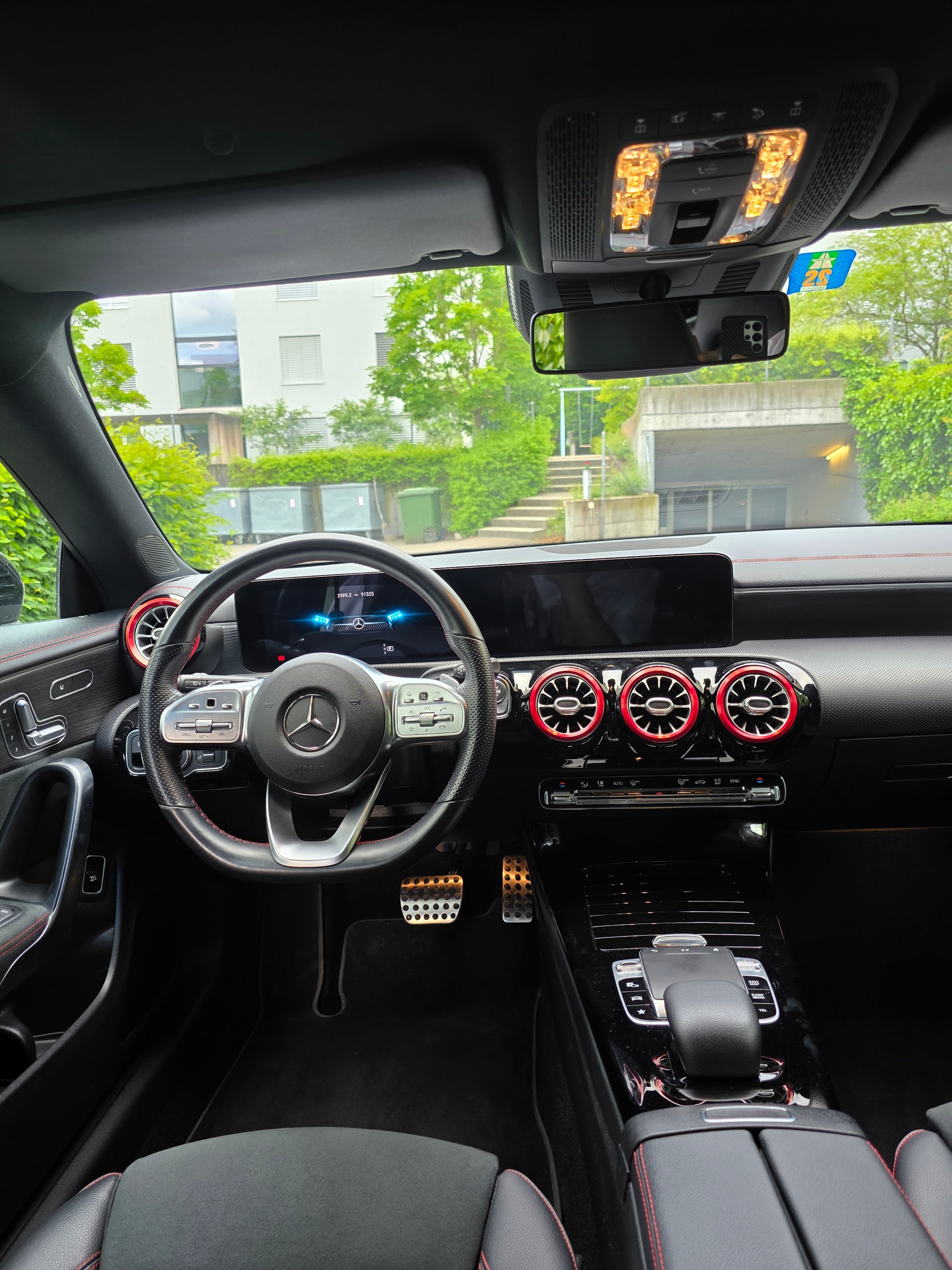 MERCEDES-BENZ CLA Shooting Brake 200 AMG Line 7G-DCT-image-14