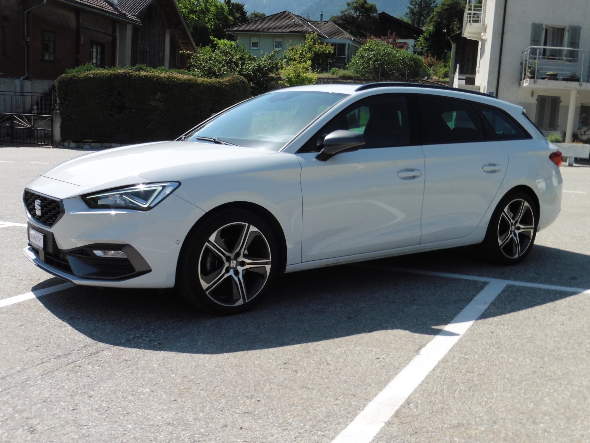 SEAT Leon ST 1.5 eTSI mHEV DSG FR-image-4