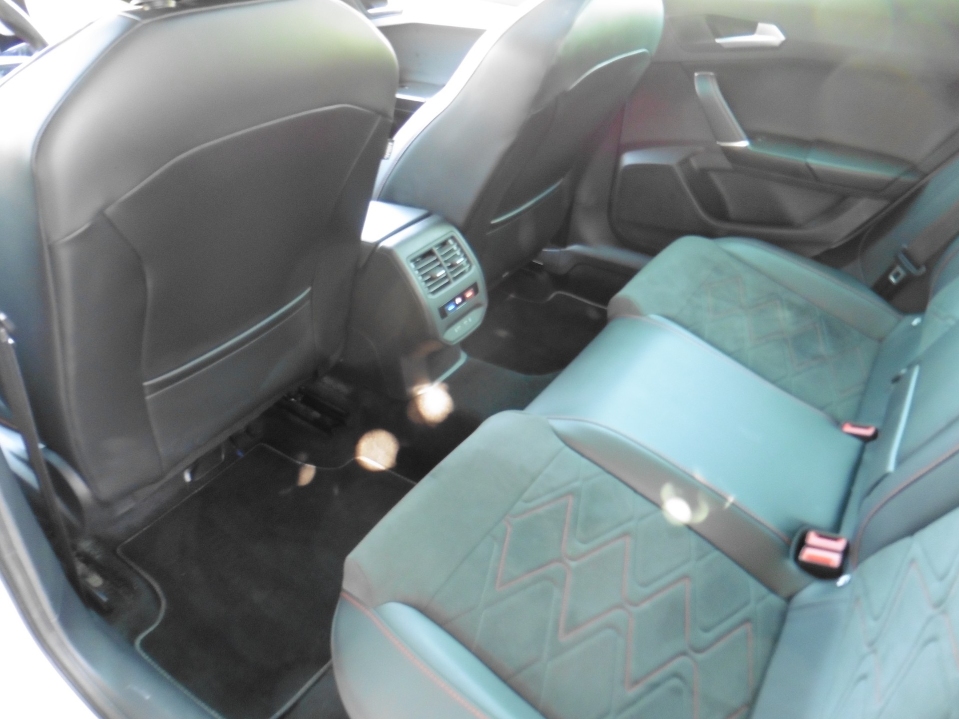 SEAT Leon ST 1.5 eTSI mHEV DSG FR-image-25