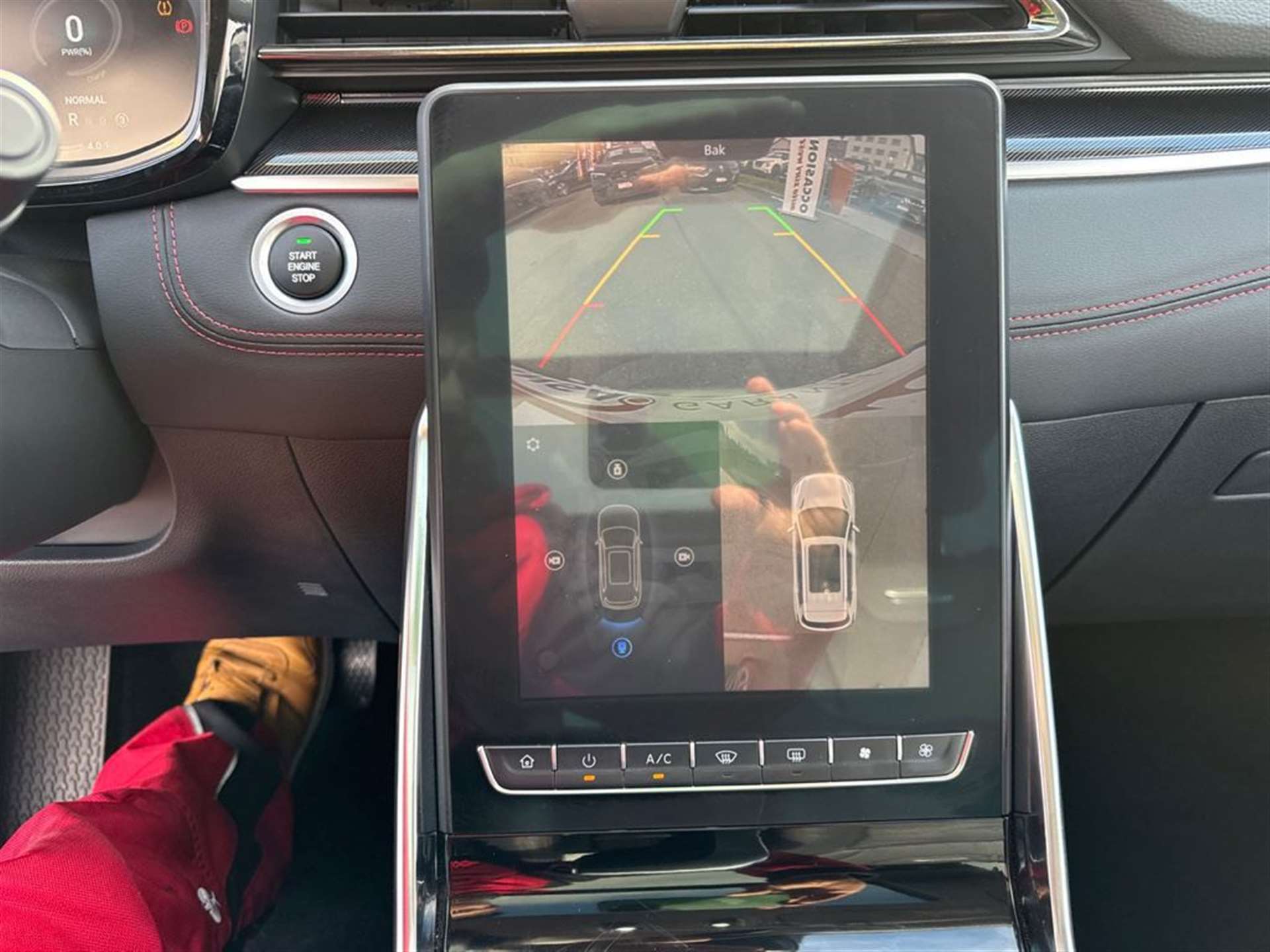 MAXUS eUniq6 70kWh 354km Reichweite-image-9