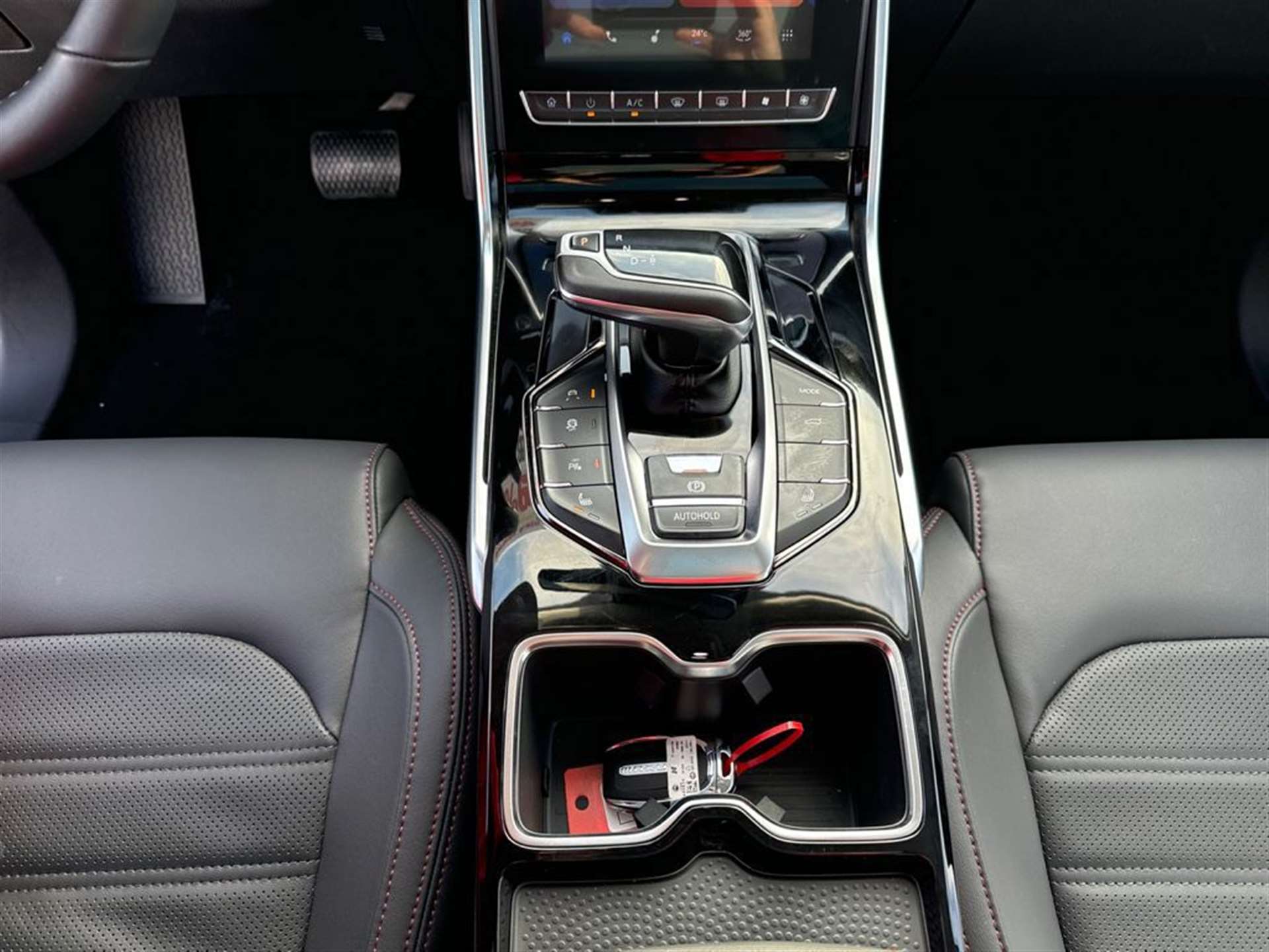 MAXUS eUniq6 70kWh 354km Reichweite-image-11