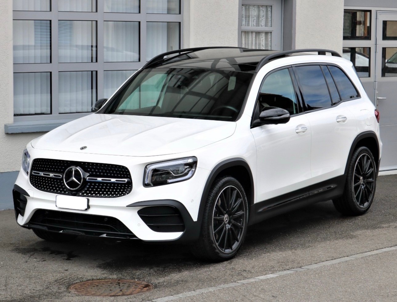 MERCEDES-BENZ GLB 250 4Matic AMG Line 8G-Tronic (CH)