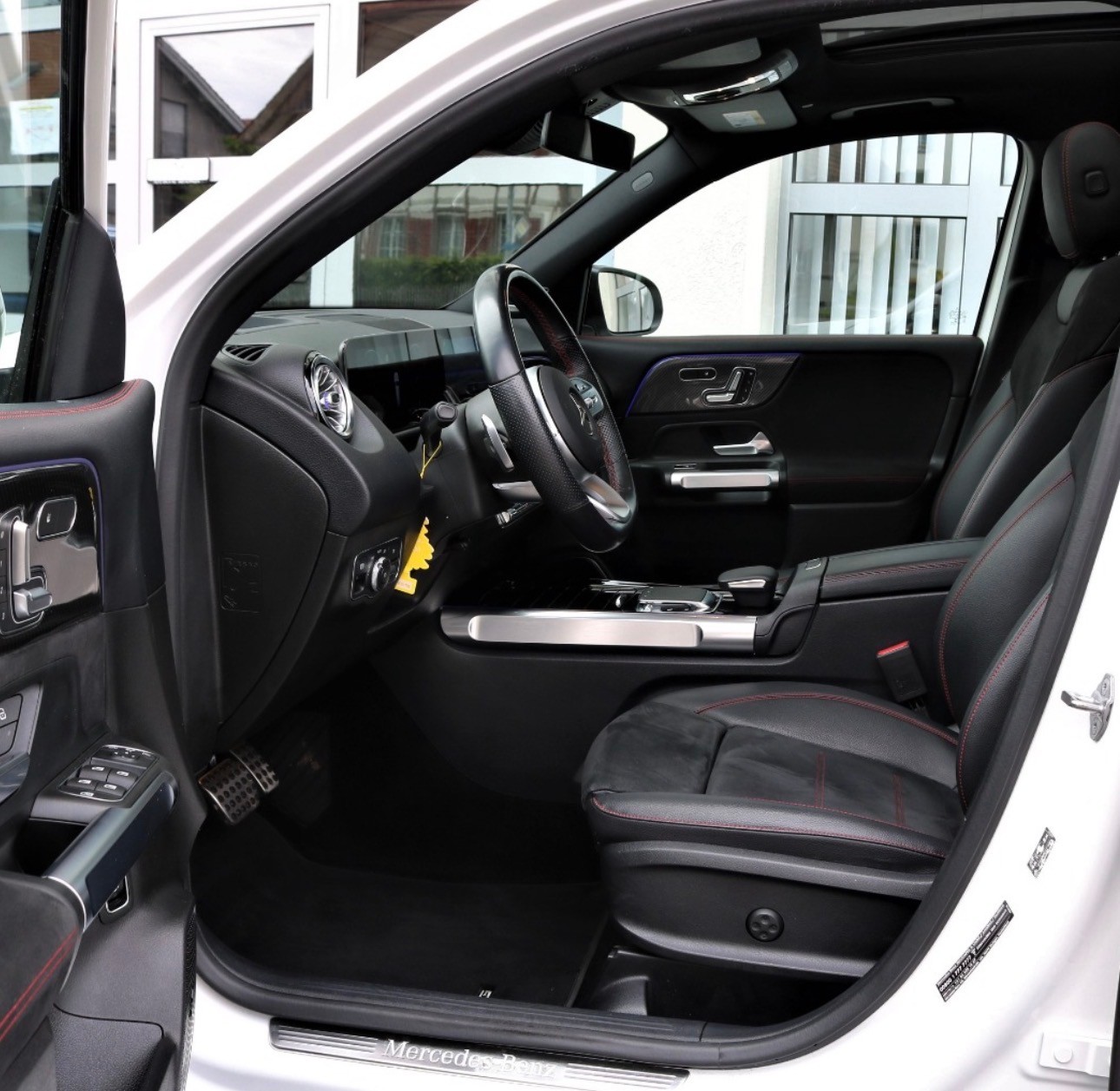 MERCEDES-BENZ GLB 250 4Matic AMG Line 8G-Tronic (CH)-image-8