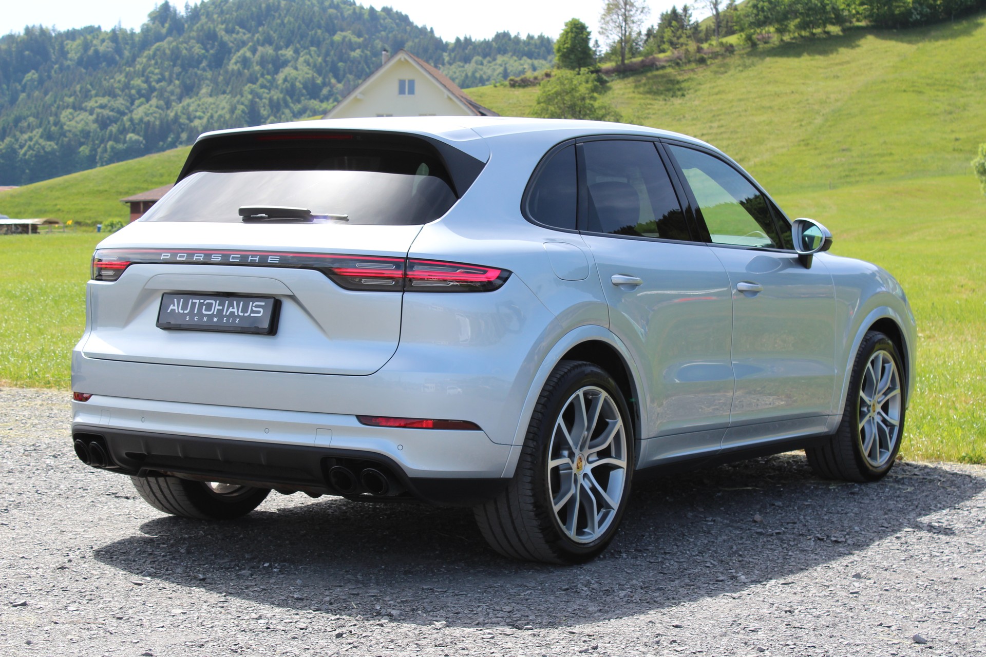 PORSCHE Cayenne-image-4